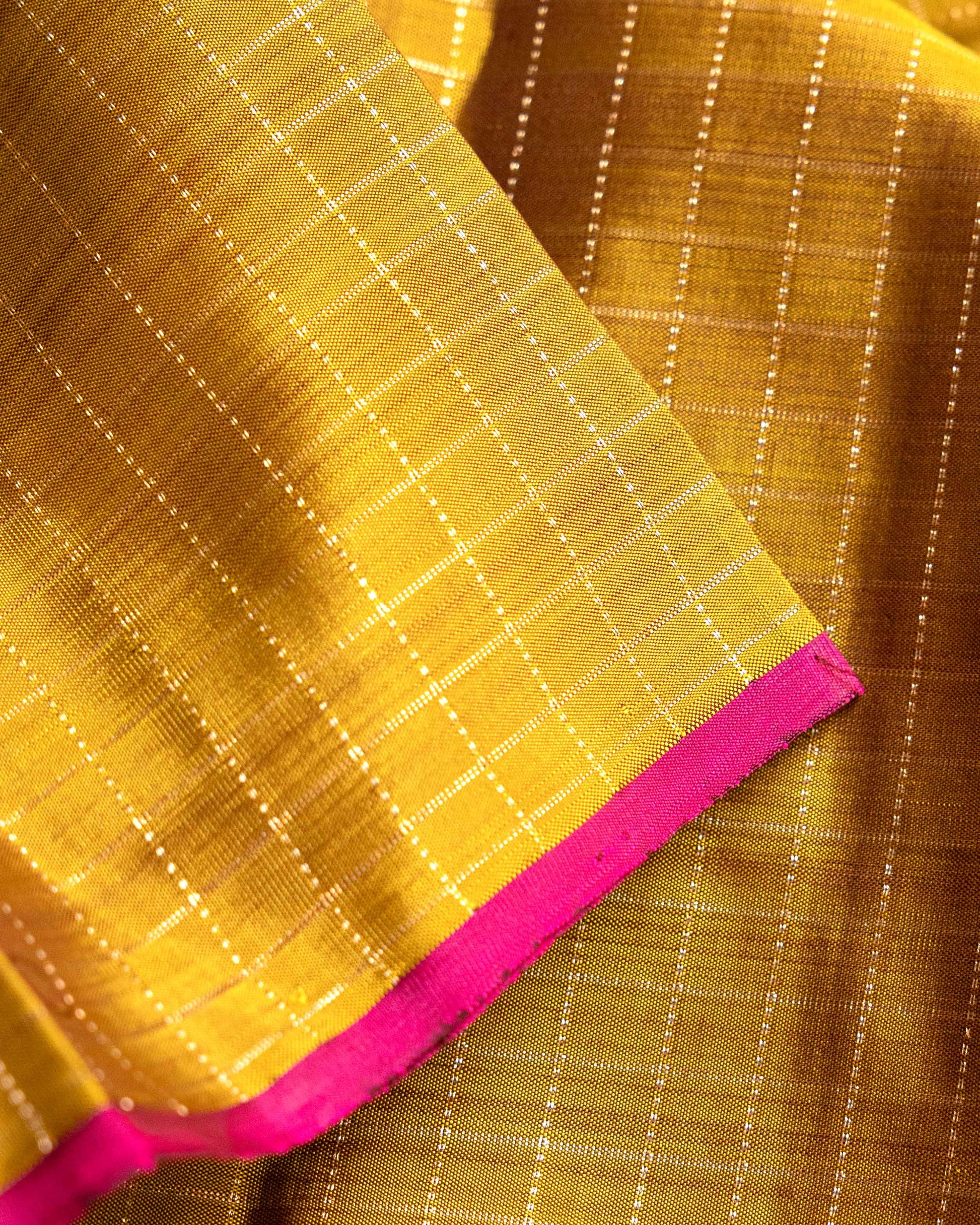 Elegant Handloom Kanchipuram Pure Silk Saree with Fine Checks and Contrast Border - Olive Green-Close Up