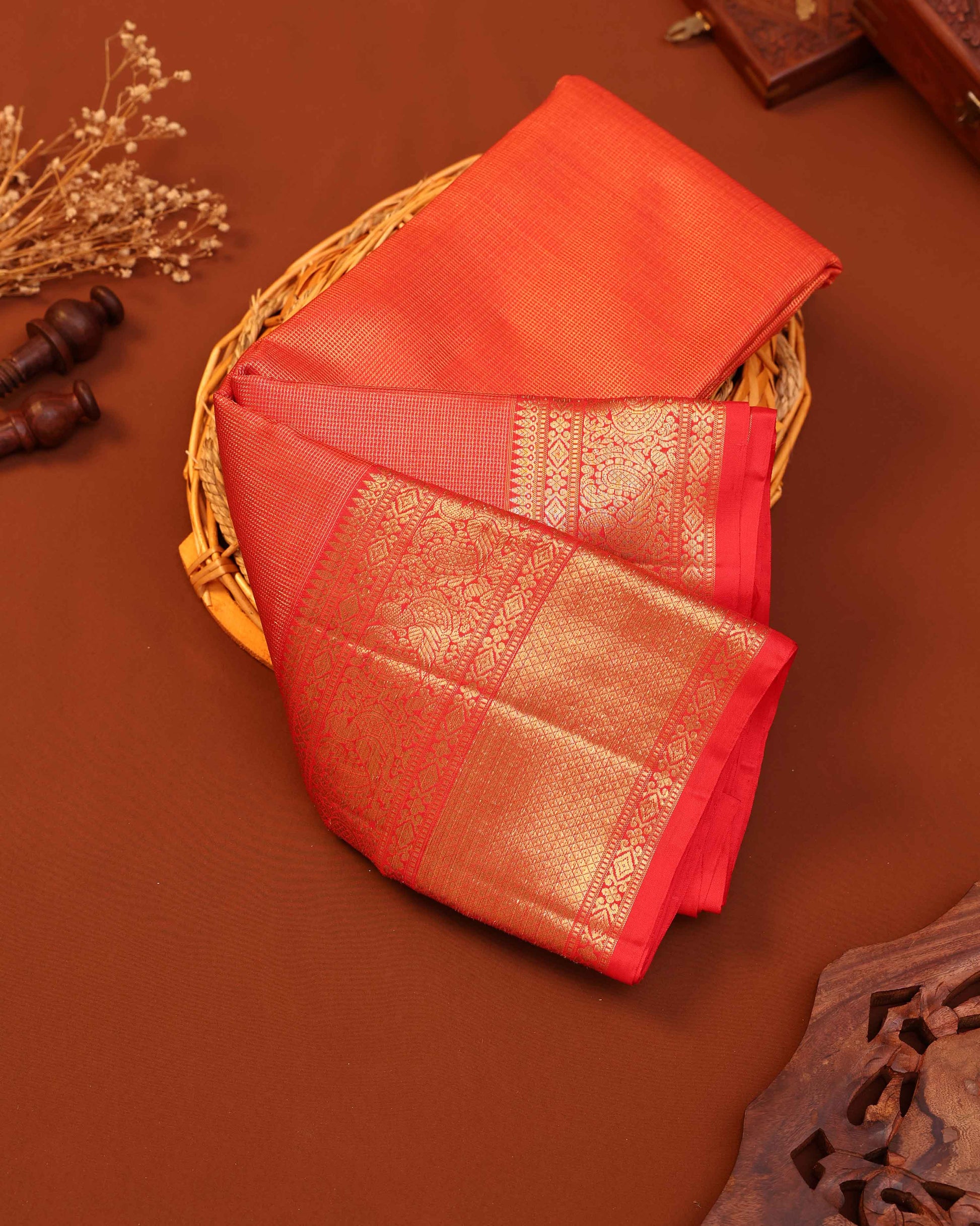 Elegant Handloom Kanchipuram Pure Silk Saree with Intricate Zari Weave - Red