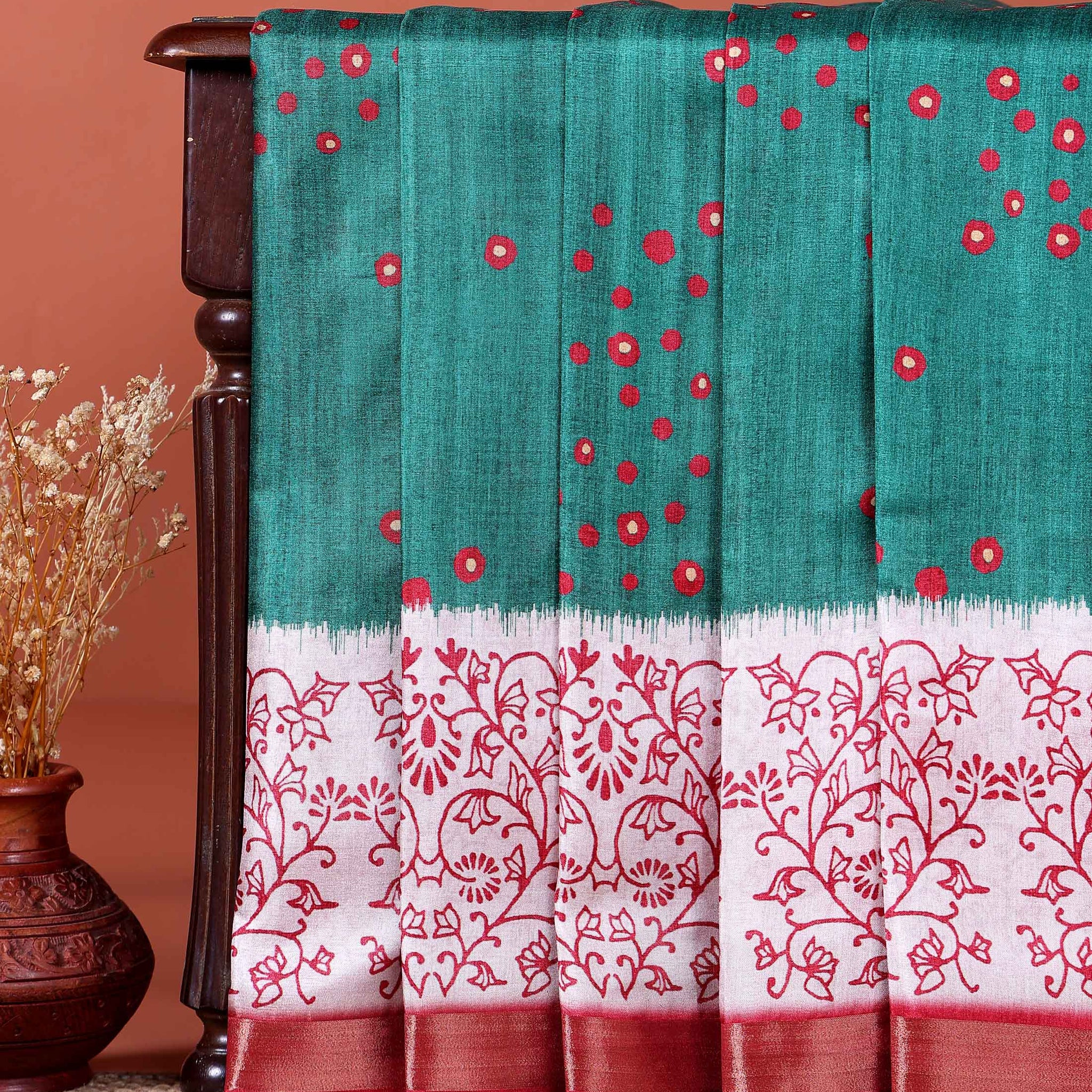 Elegant Handwoven Dola Saree with Intricate Floral Pallu and Dotted Body - Teal