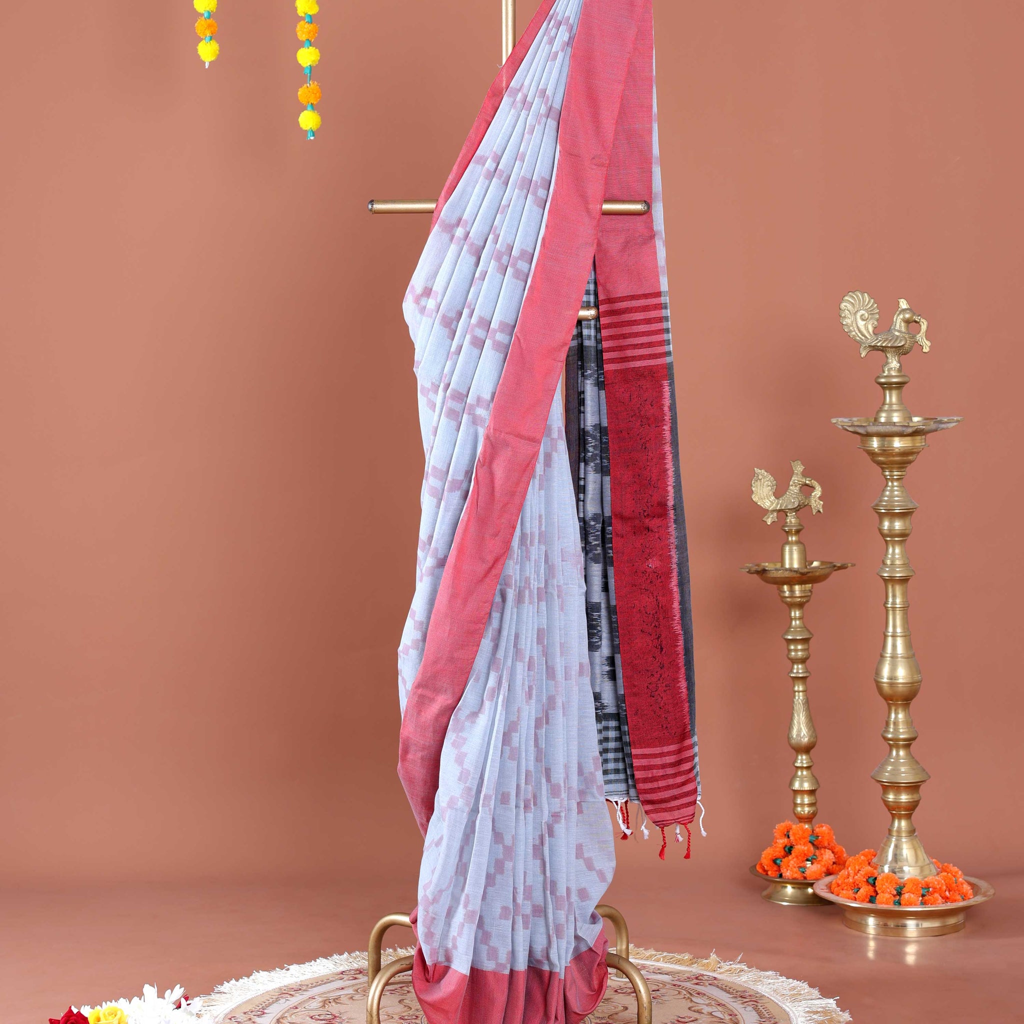 Elegant Ikkat Cotton Saree with Traditional Weaving Pattern and Contrast Pallu - Grey