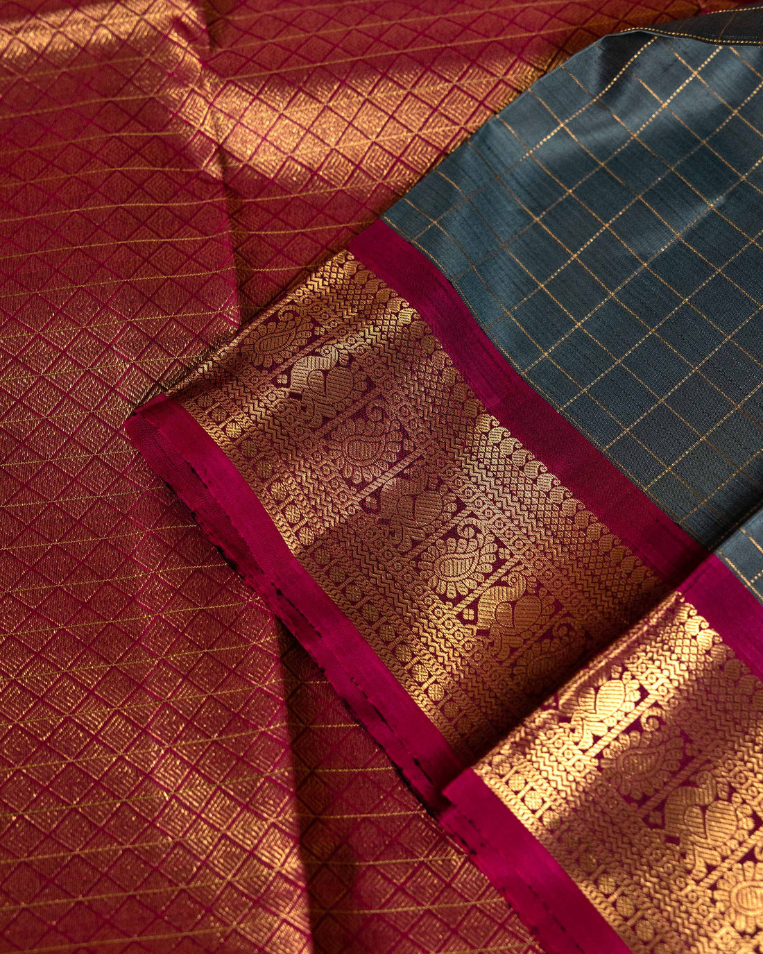 Elegant Kanchipuram Pure Silk Saree with Checked Body and Rich Traditional Zari Woven Border - Grey
