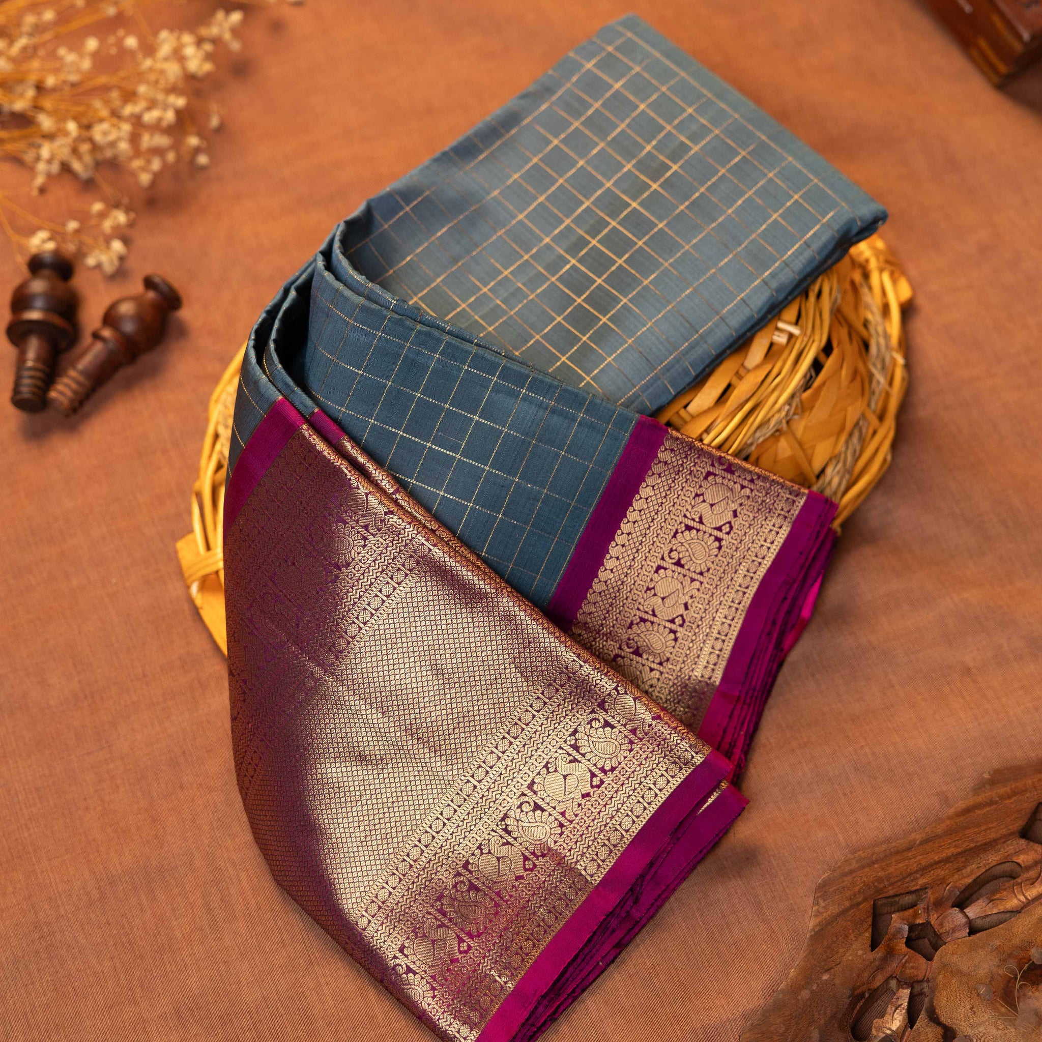 Elegant Kanchipuram Pure Silk Saree with Checked Body and Rich Traditional Zari Woven Border - Grey