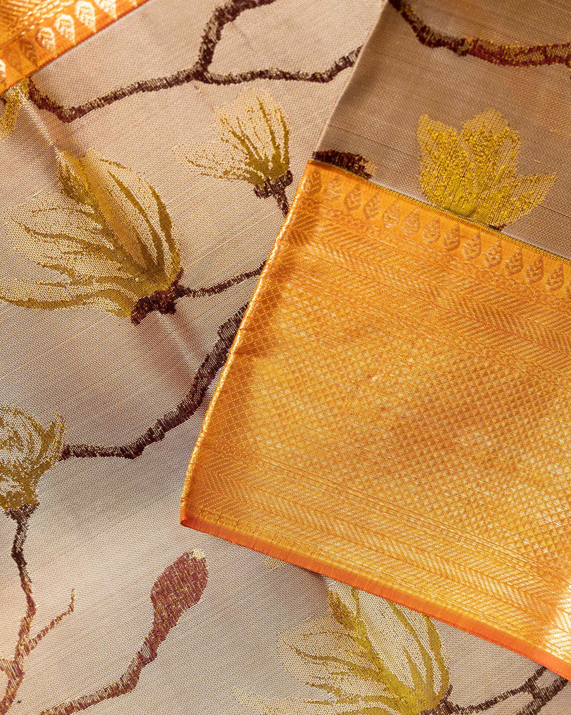 Elegant Kanchipuram Pure Silk Saree with Intricate Floral Jacquard Weave and Rich Traditional Zari Border - Grey-Close Up