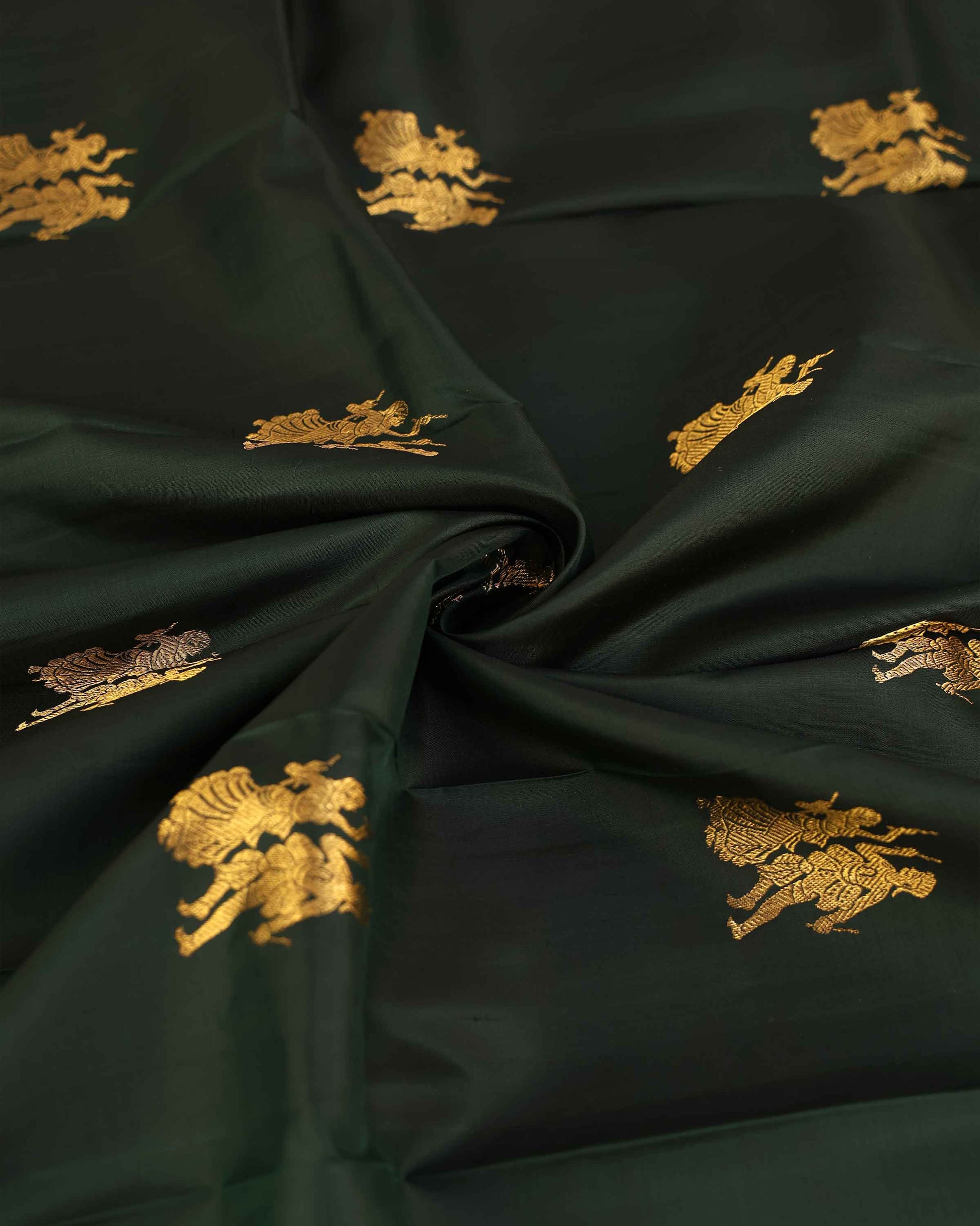 Elegant Kanchipuram Pure Silk Saree with Traditional Gold Zari Border and Motif Weave - Green-Close Up
