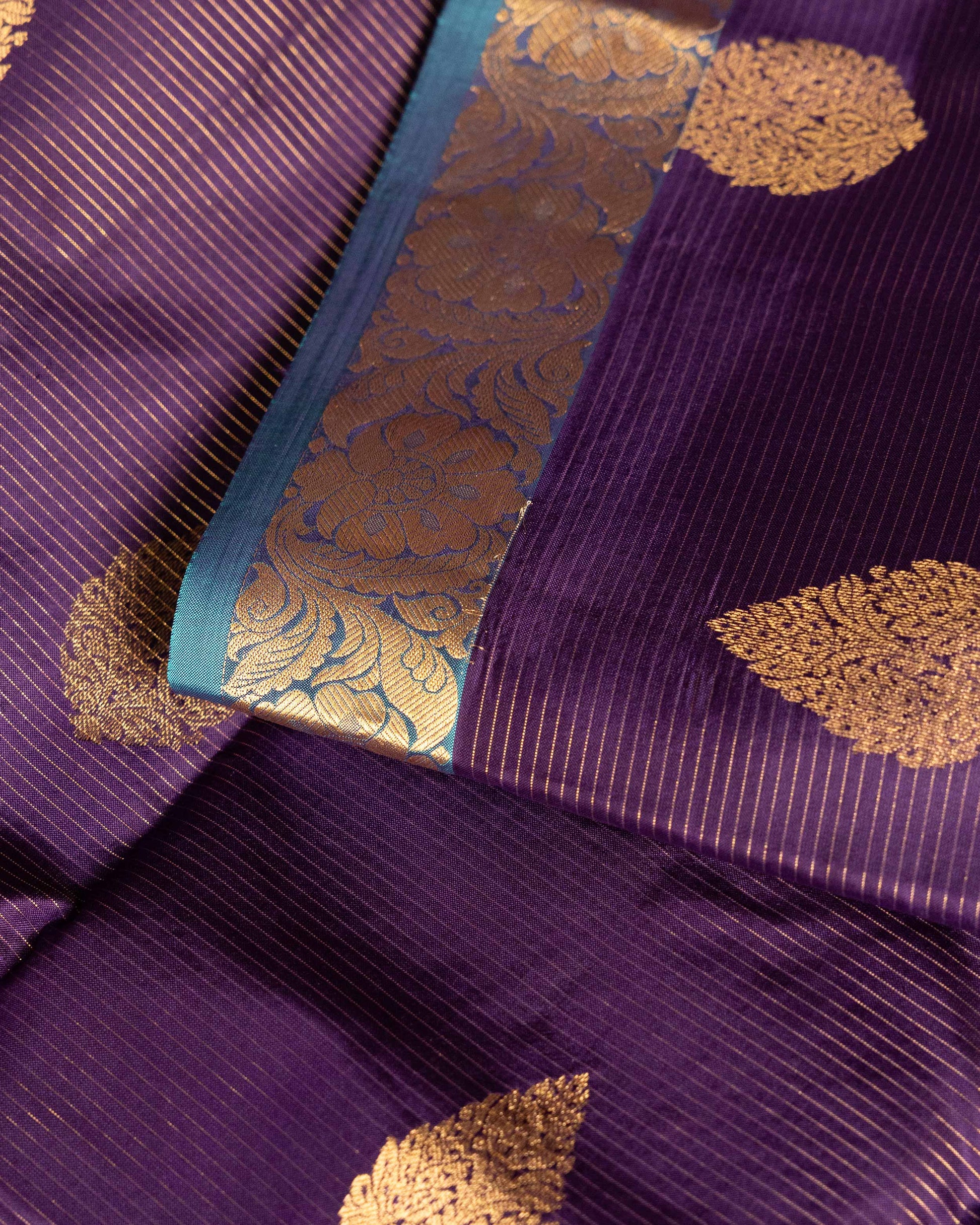Elegant Kanchipuram Pure Silk Saree with Zari Woven Large Buttis and Intricate Floral Border - Purple