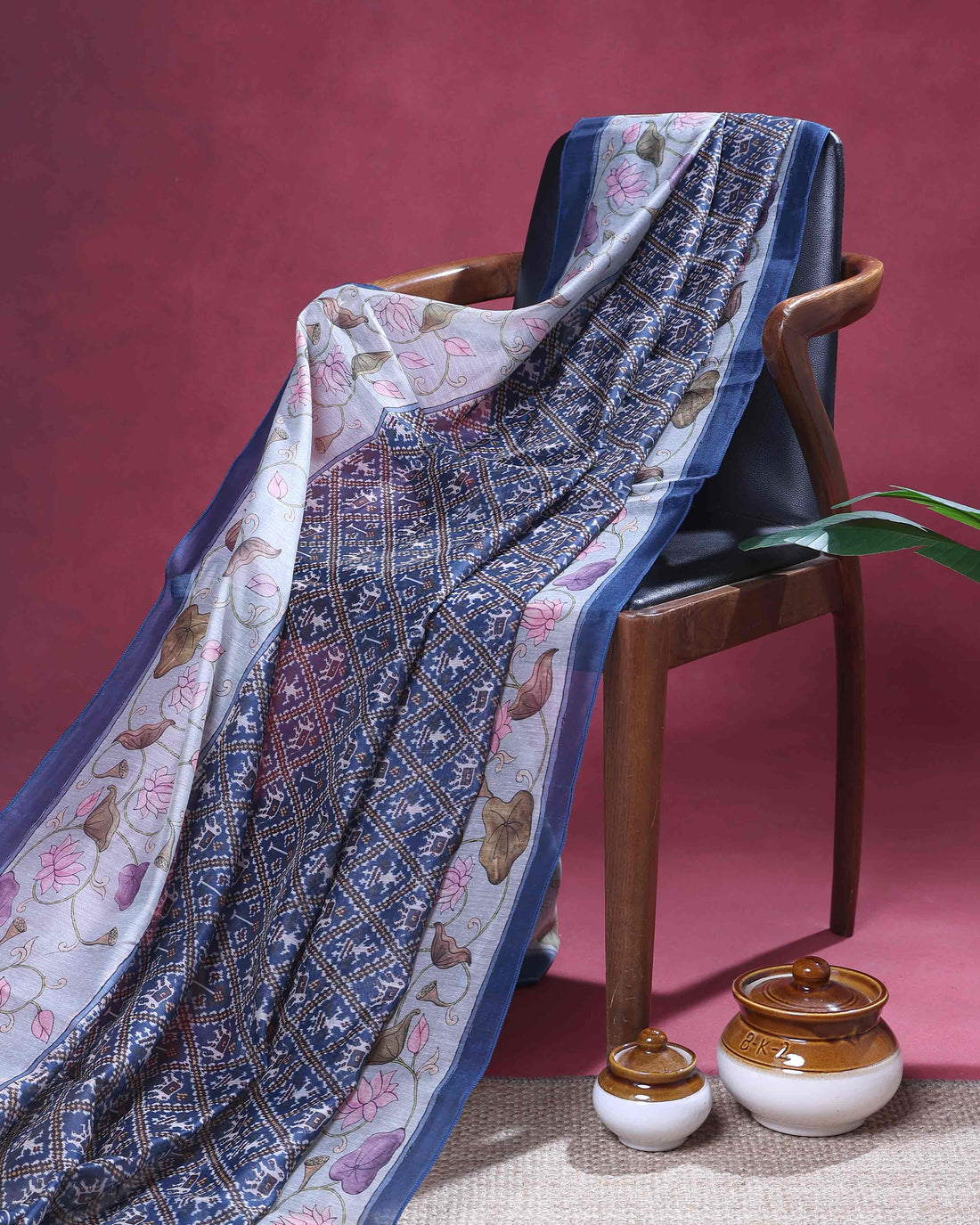 Elegant Linen Organza Saree with All Over Patola Print and Traditional Floral Pallu - Blue