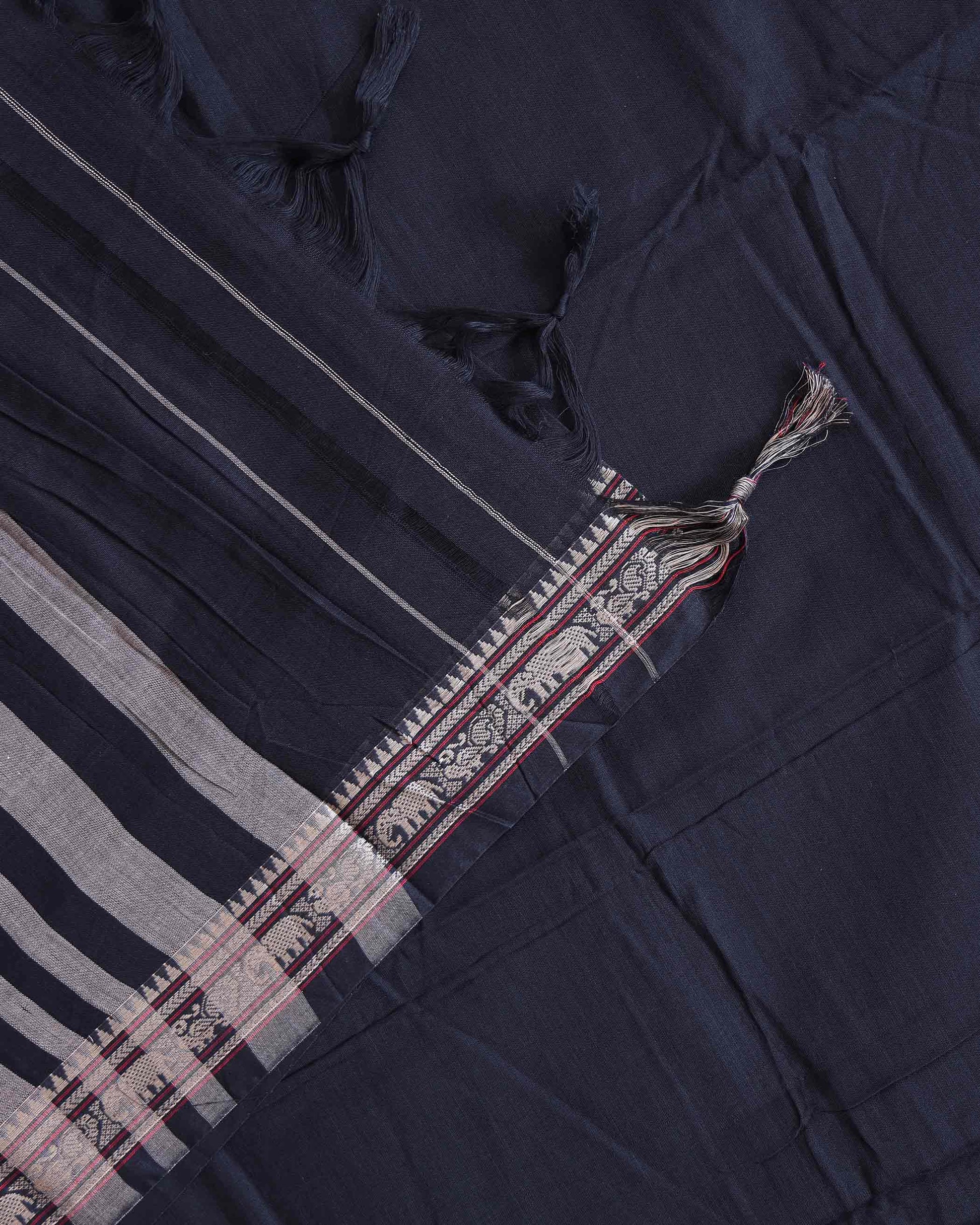 Elegant Narayanpet Cotton Saree with Traditional Temple Border Intricate Elephant Motif Zari Work - Black