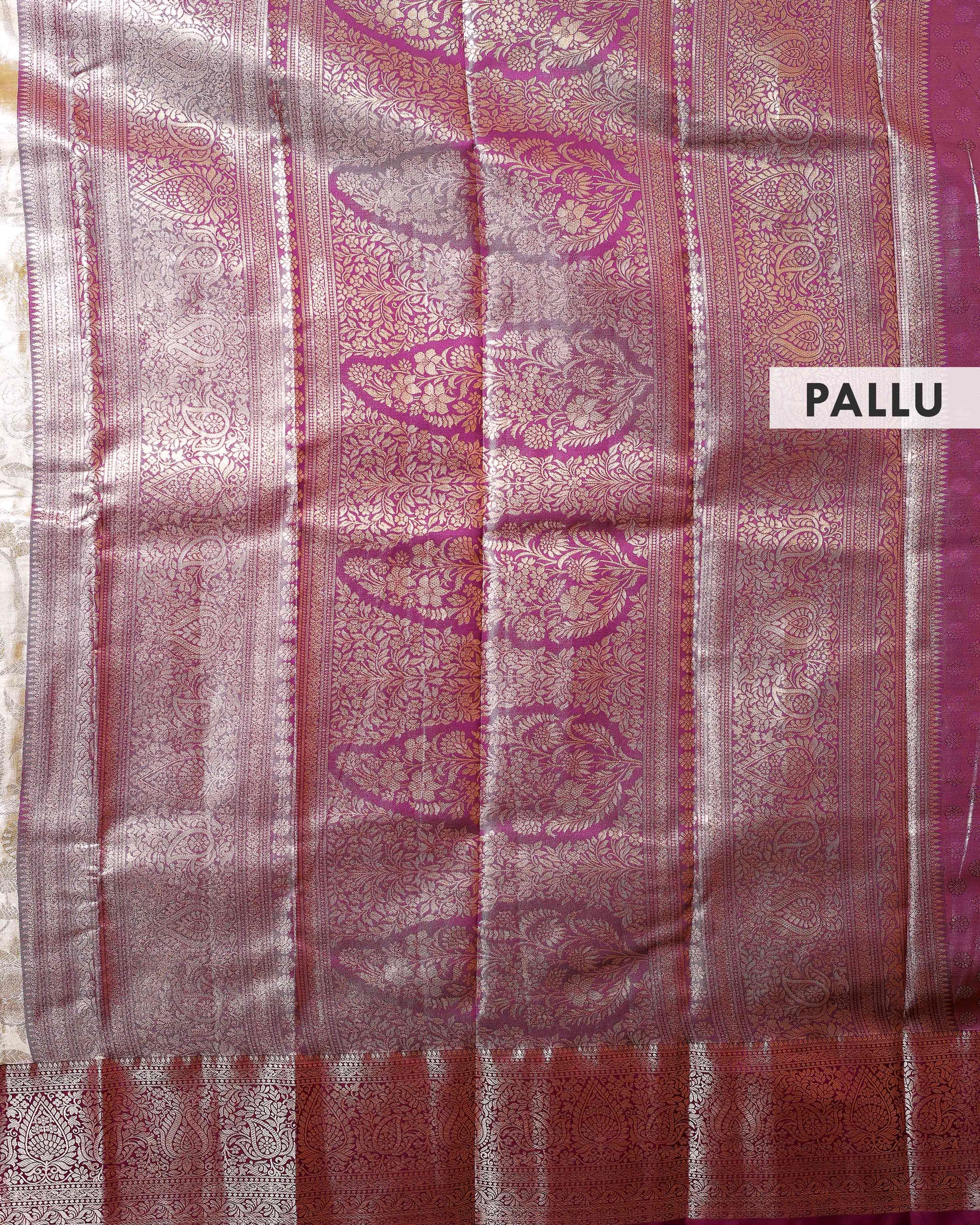 Elegant Niranjana Silk Saree with Intricate Zari Weave and Contrasting Border - Pallu