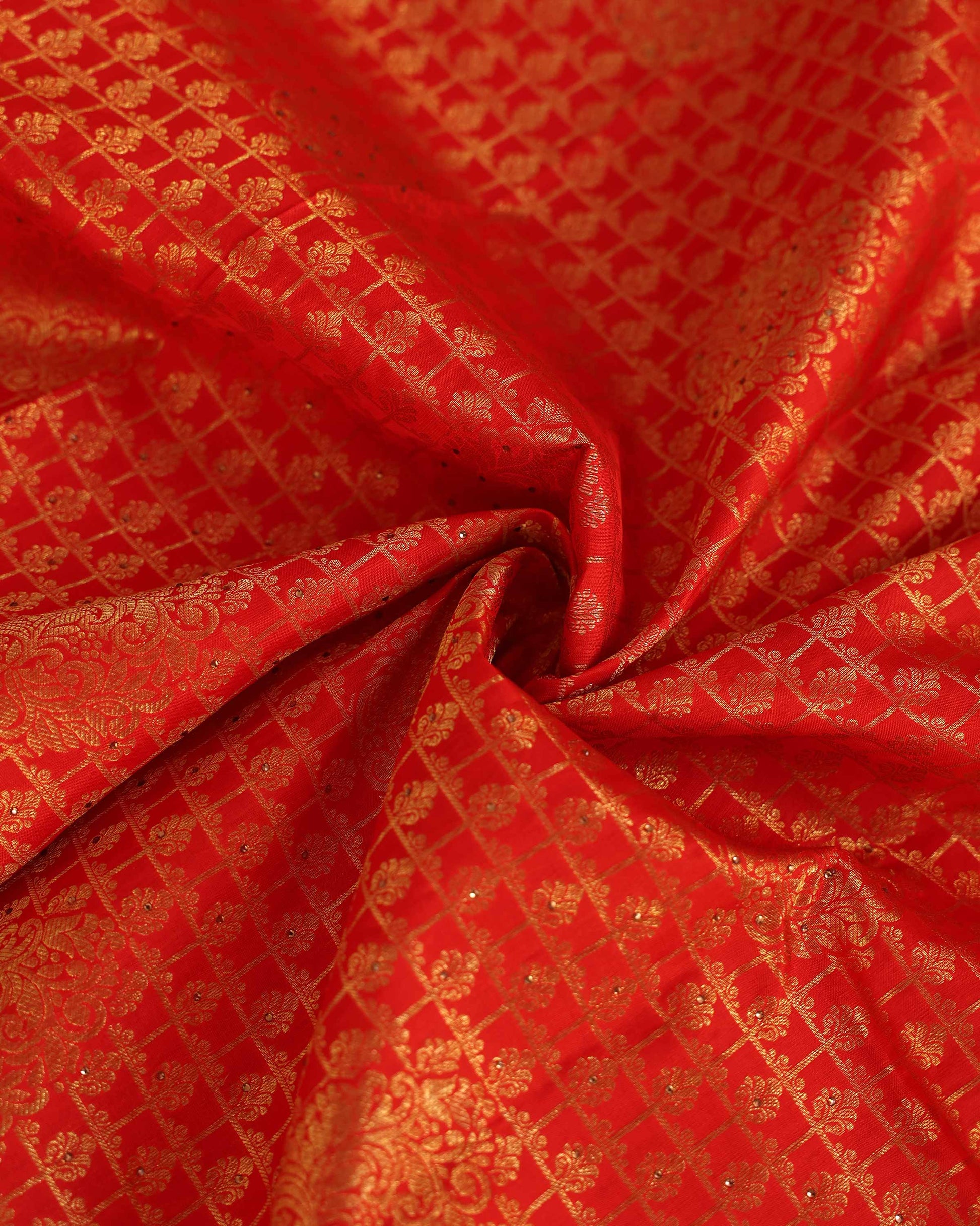 Elegant Niranjana Silk Saree with Rich Floral and Paisley Zari Work - Red-Close Up