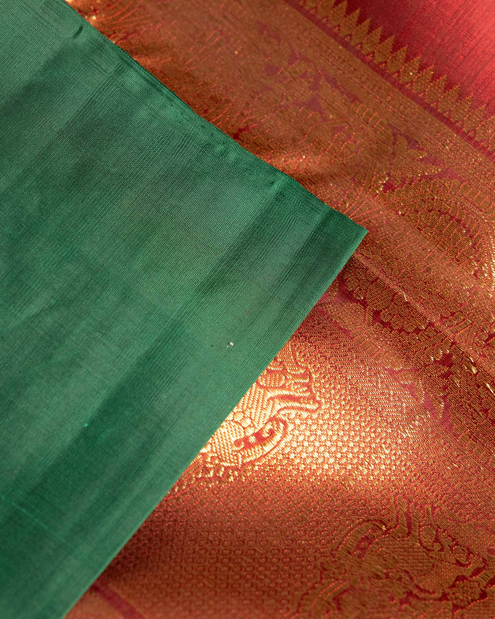 Elegant Pure Handloom Kanchipuram Pure Silk Saree with Zari Woven Buttas and Borderless Design - Green