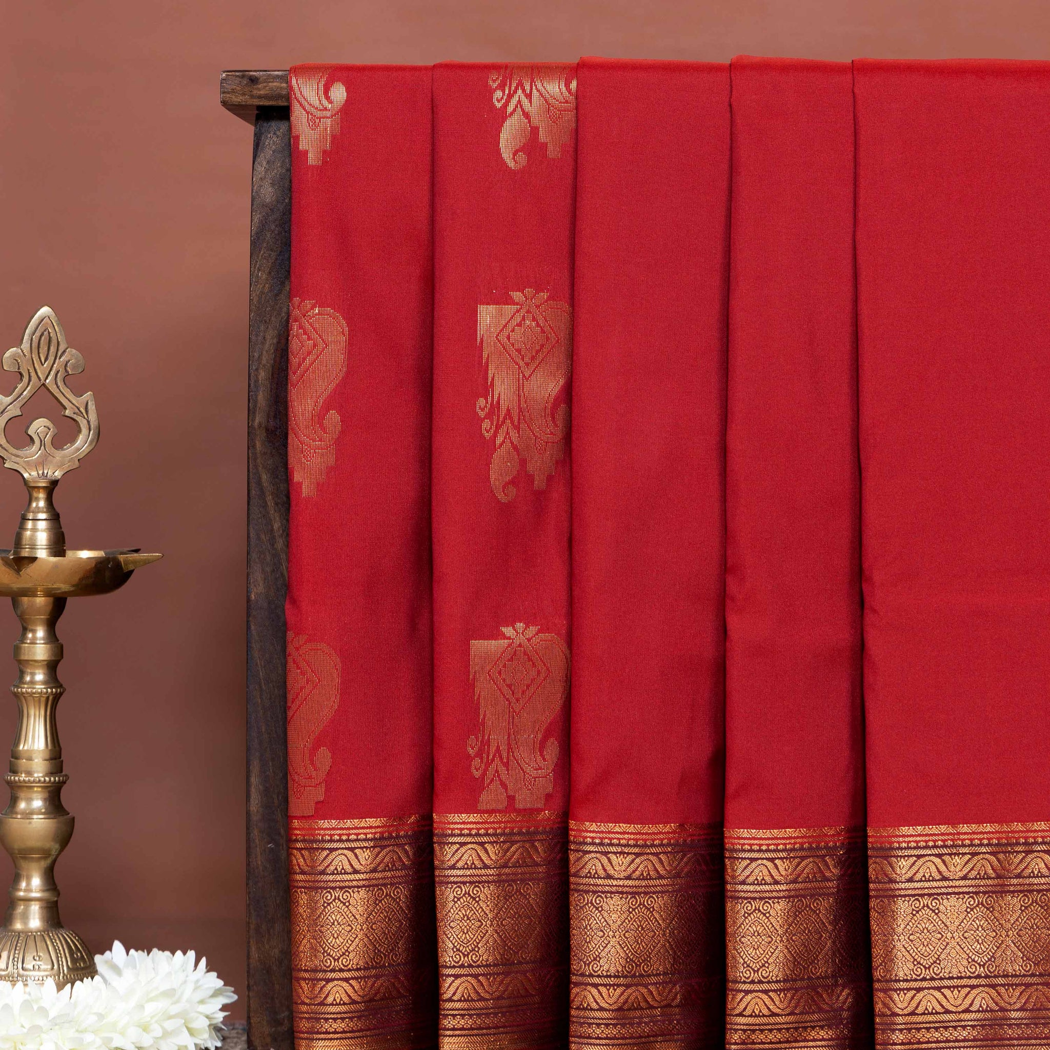 Elegant Soft Silk Saree Adorned with Paisley Zari Buttas and Exquisite Traditional Border - Red