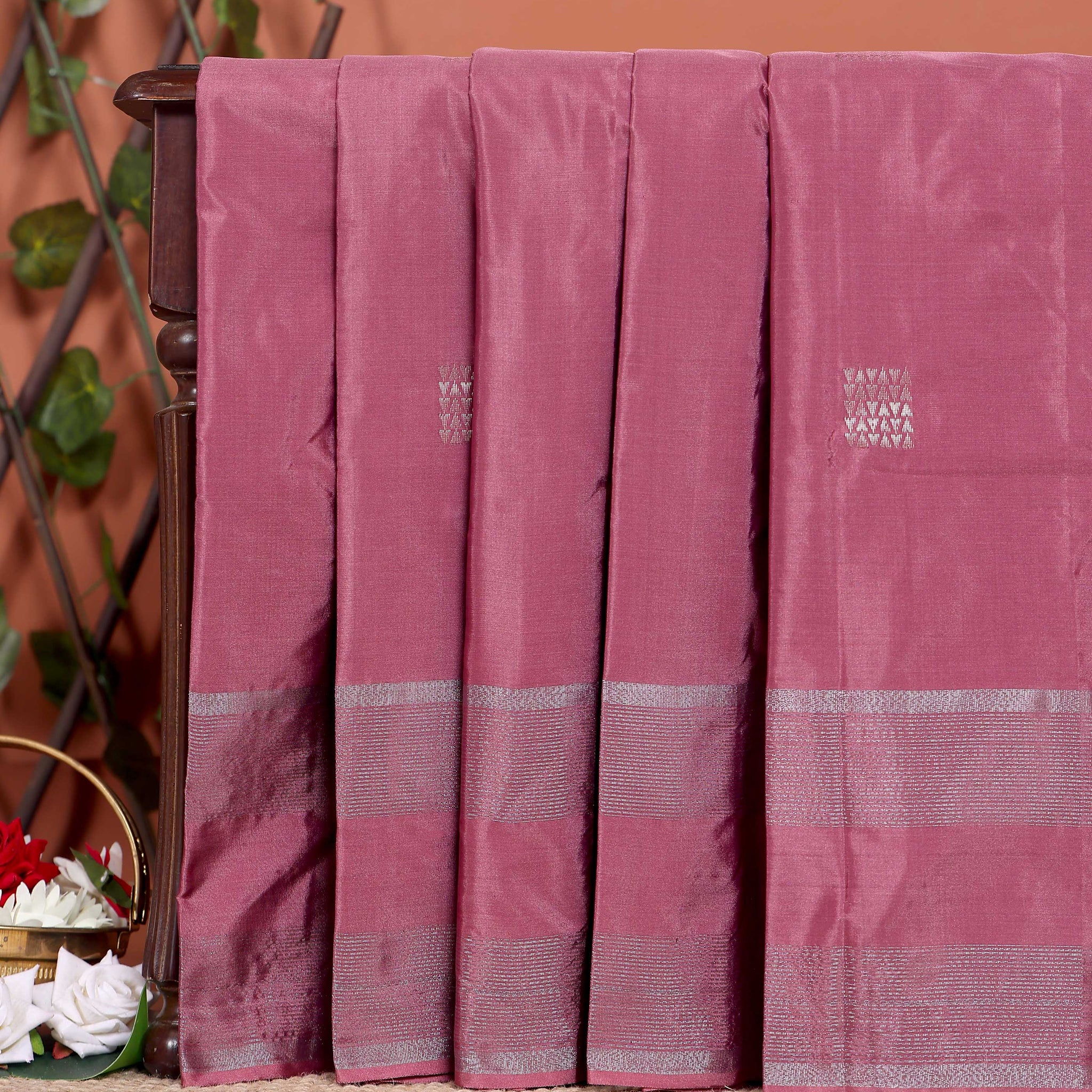 Elegant Soft Silk Saree with Detailed Zari Motifs and Border - Onion Pink