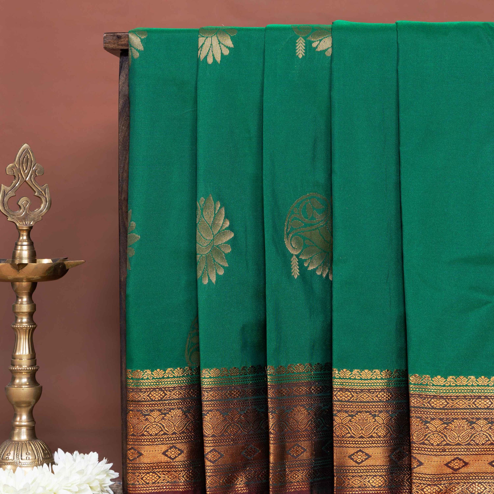 Elegant Soft Silk Saree with Floral Zari Buttas and Traditional Contrast Border - Green