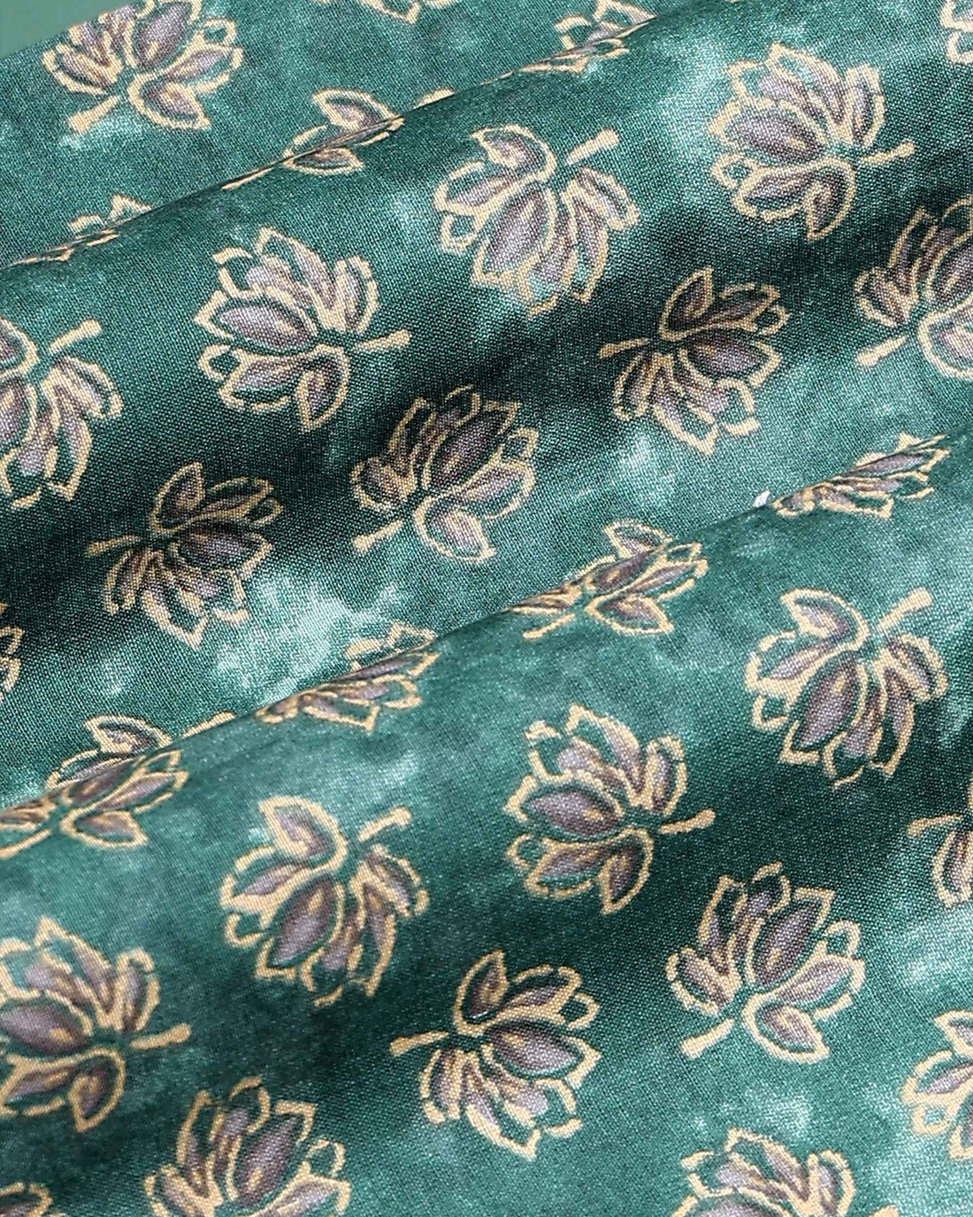 Elegant Stylish Women’s 1 Meter Blouse Material with All Over Floral Motif Design - Green