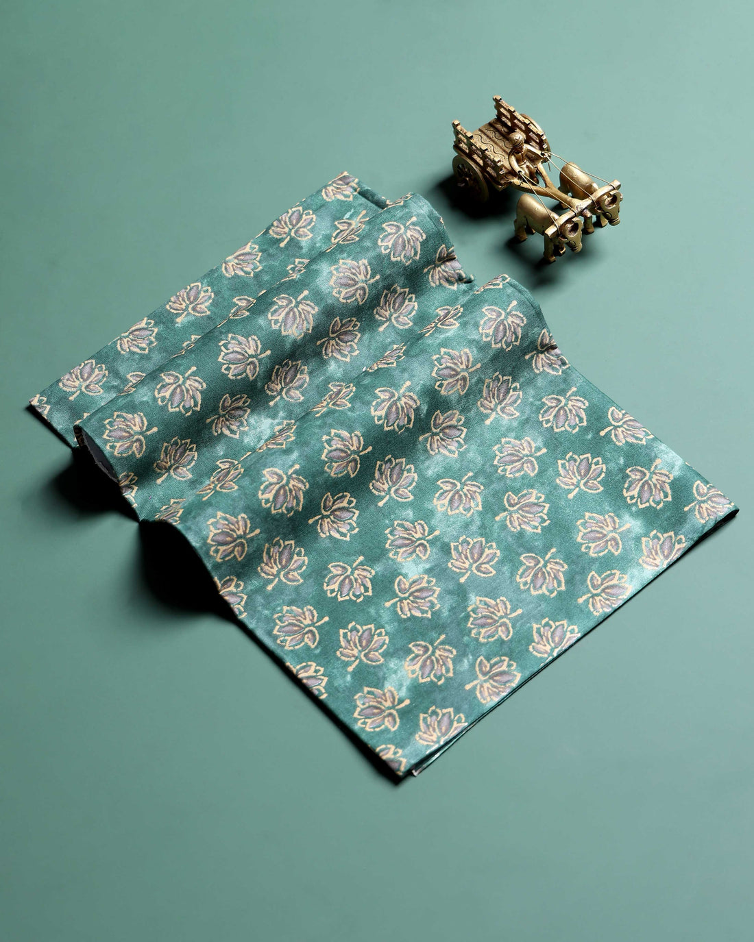 Elegant Stylish Women’s 1 Meter Blouse Material with All Over Floral Motif Design - Green