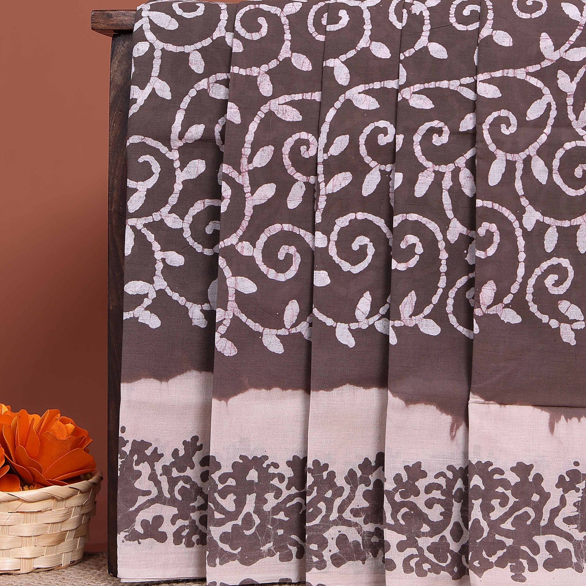 Elegant Sungudi Cotton Saree with Distinctive Border Design and Leaf Motifs - Dark Brown