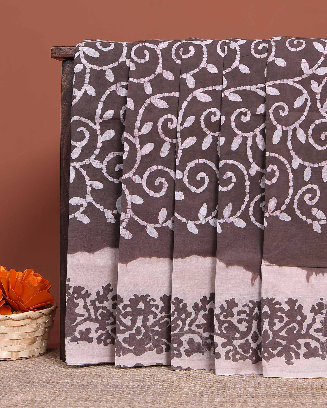 Elegant Sungudi Cotton Saree with Distinctive Border Design and Leaf Motifs - Dark Brown