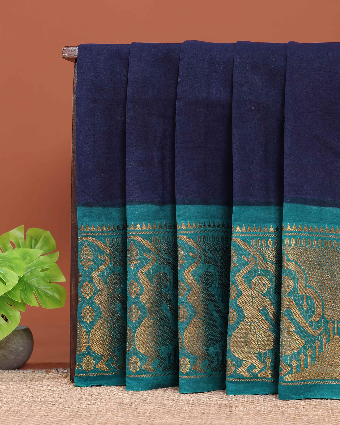 Elegant Sungudi Cotton Saree with Elegant Zari Border and Plain Body Design - Navy Blue