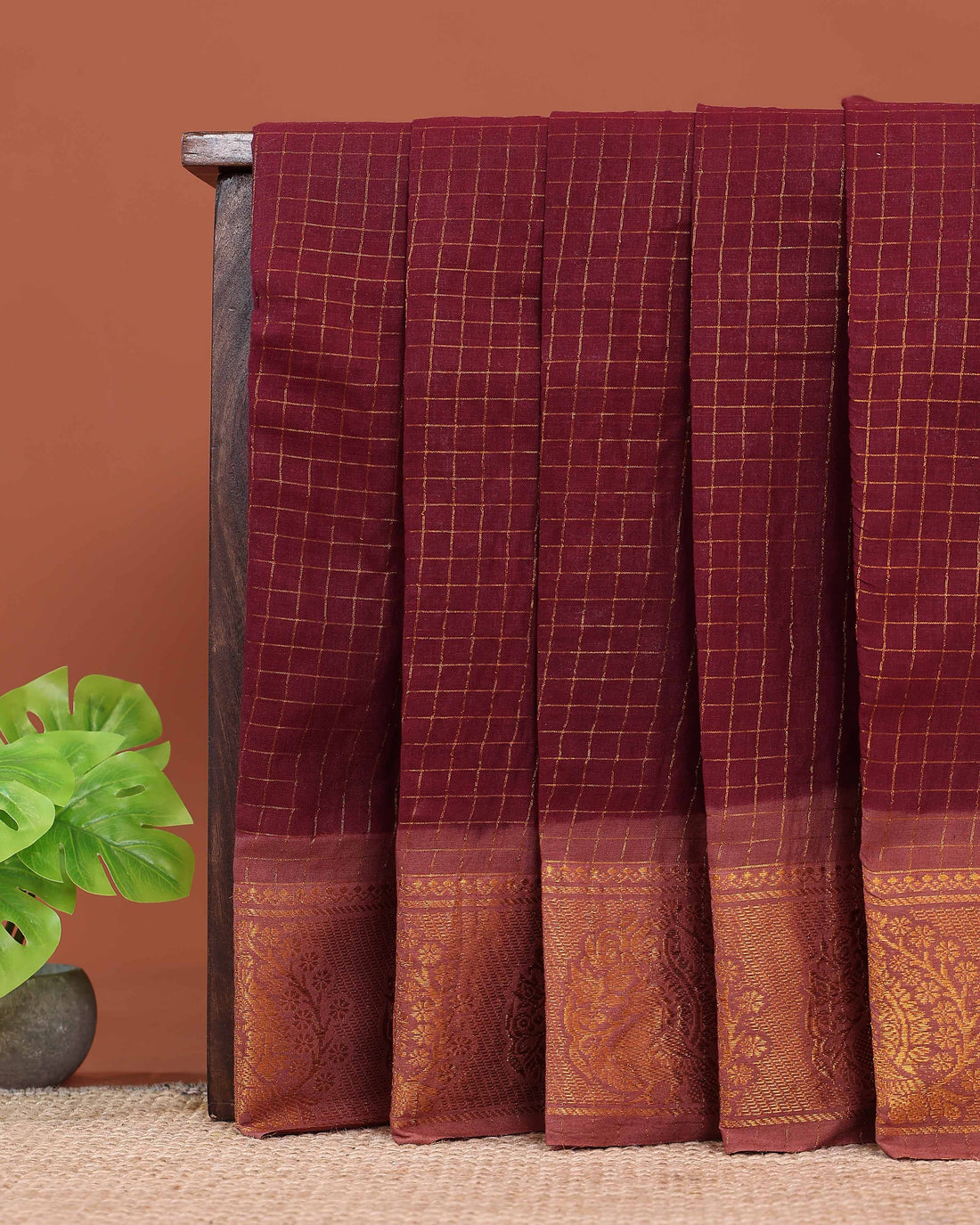 Elegant Sungudi Cotton Saree with Zari Checks and Traditional Border - Maroon