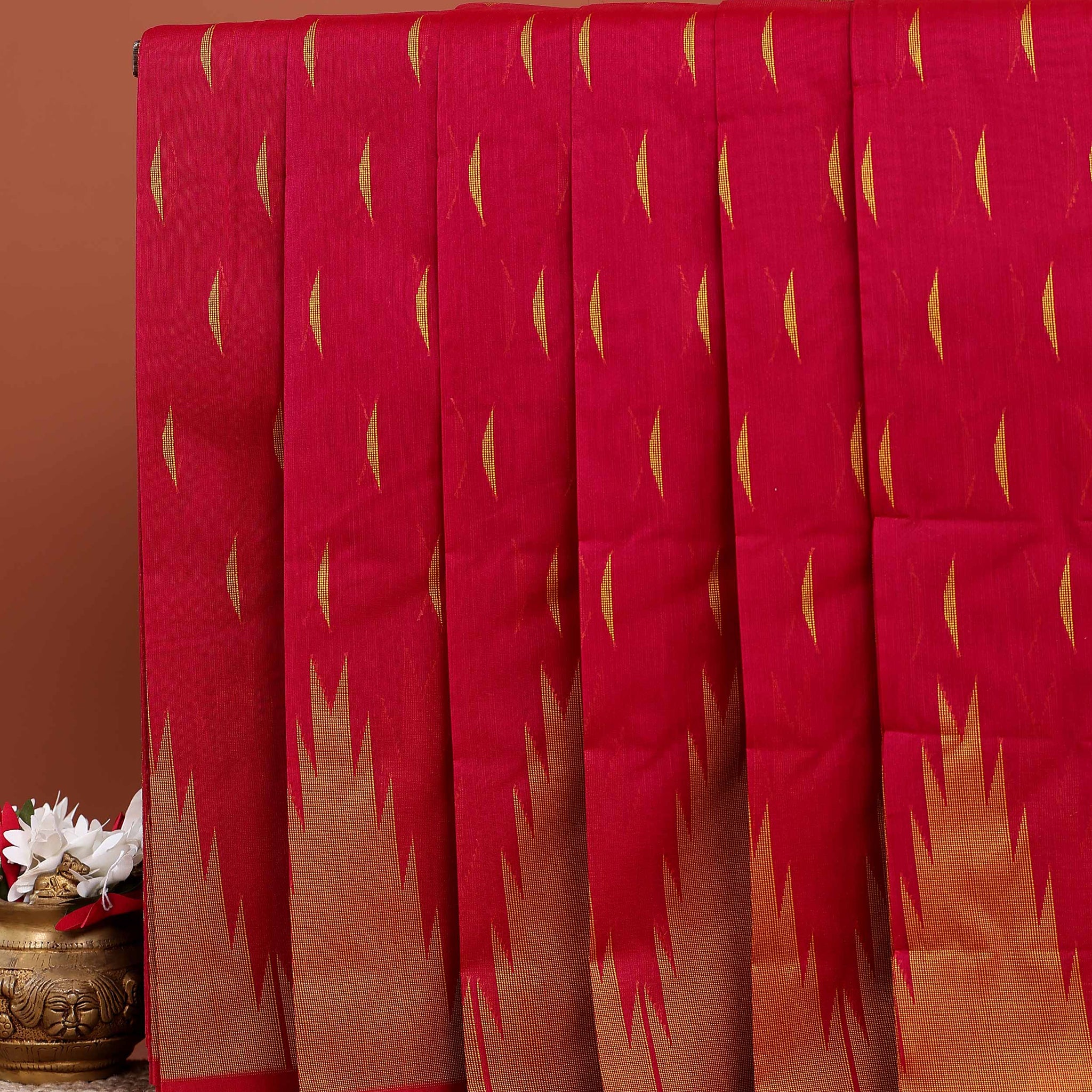 Elegant Traditional Elampillai Silk Cotton Saree with Intricate Gold Zari Work - Red