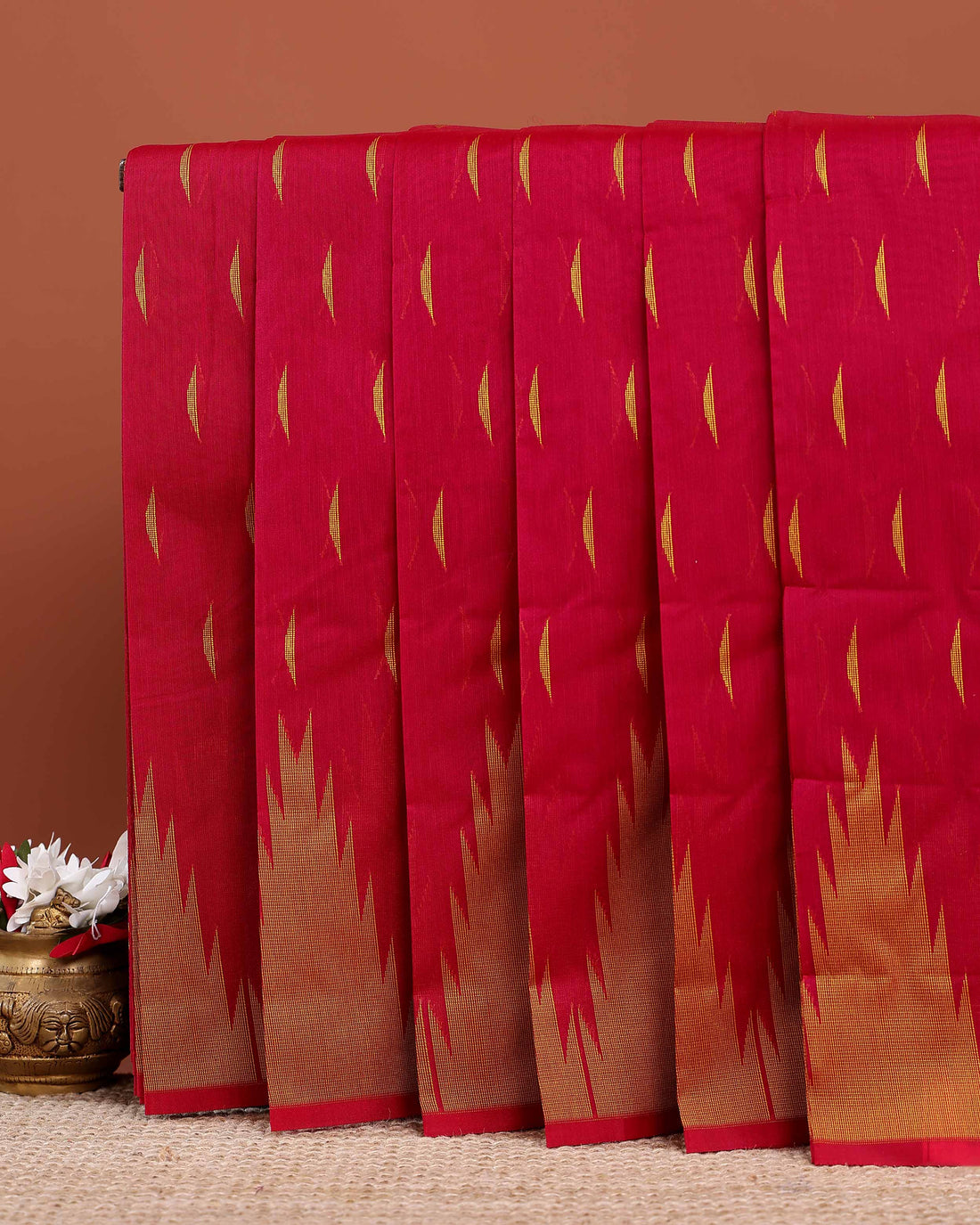 Elegant Traditional Elampillai Silk Cotton Saree with Intricate Gold Zari Work - Red