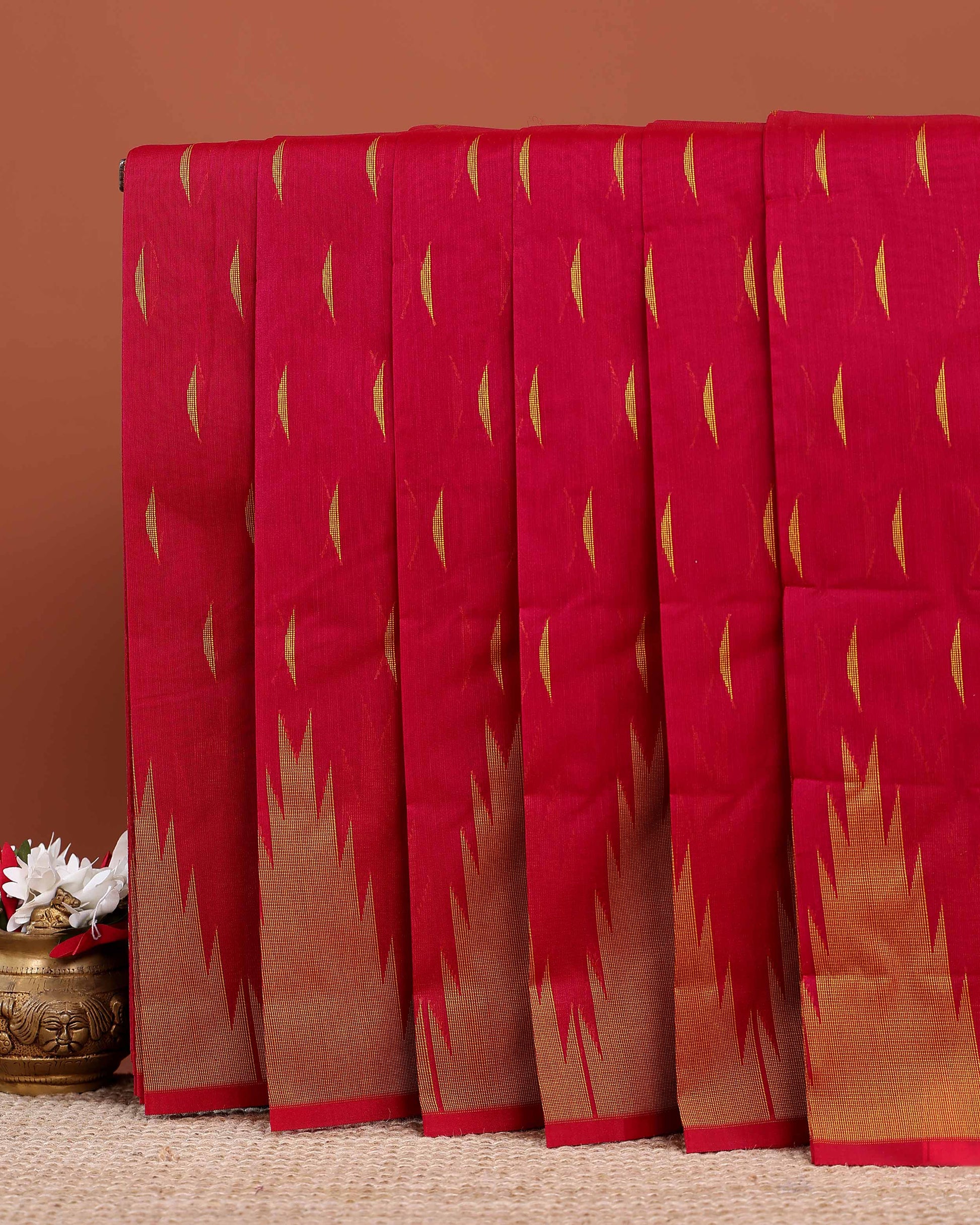 Elegant Traditional Elampillai Silk Cotton Saree with Intricate Gold Zari Work - Red