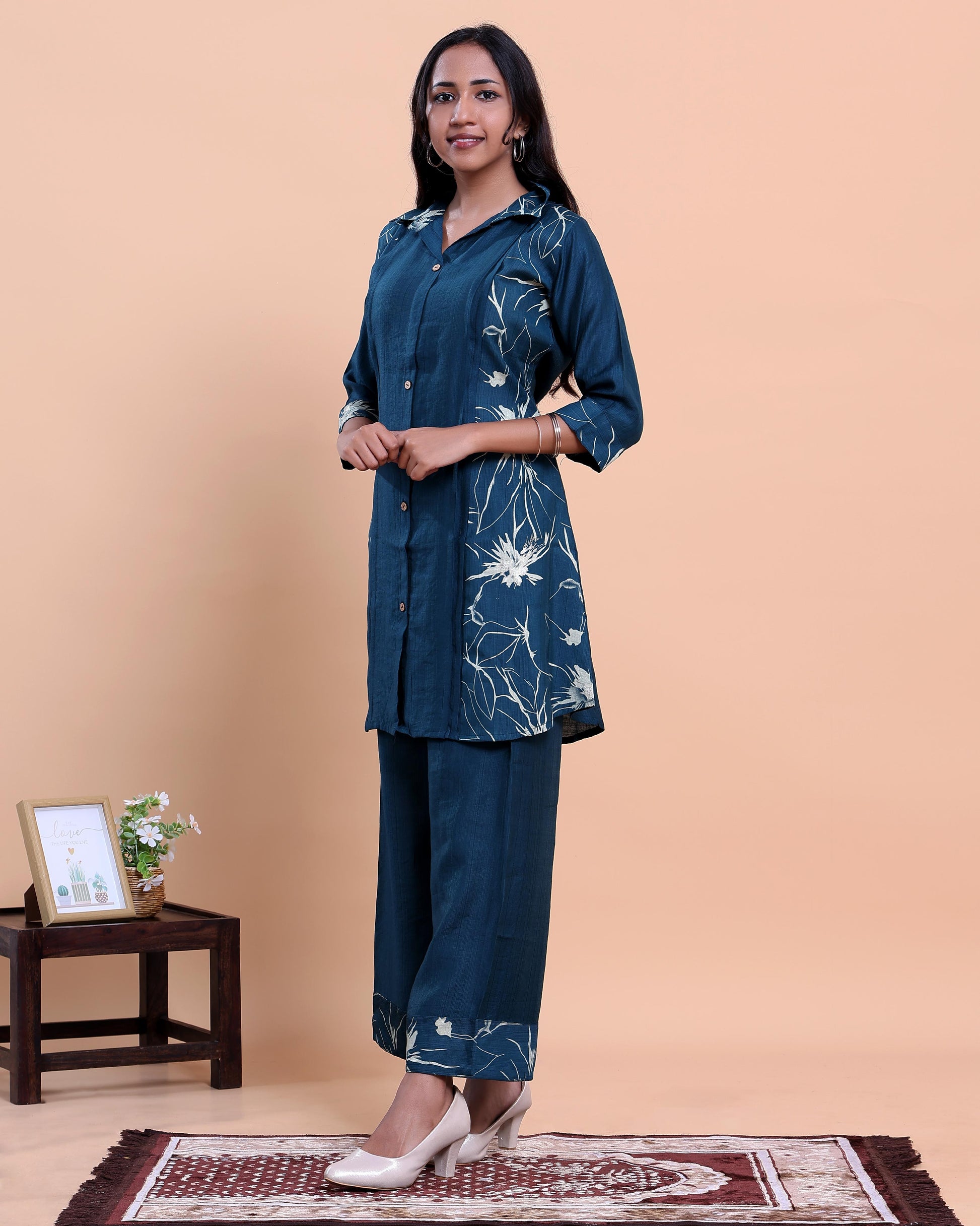 Elegant Women's Embroidered Shirt-Collar Kurta with Wide-Leg Pants - Navy Blue