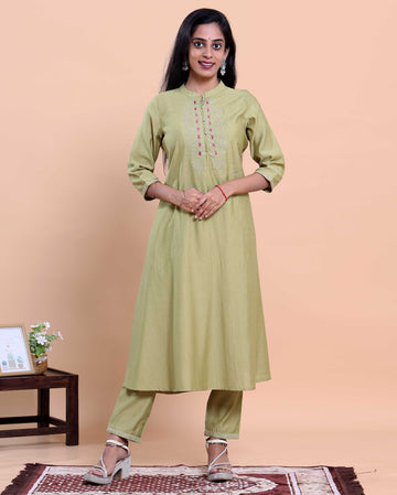 Elegant  Women's Ethnic Kurta with Yoke Embroidery and Straight Pants - Green
