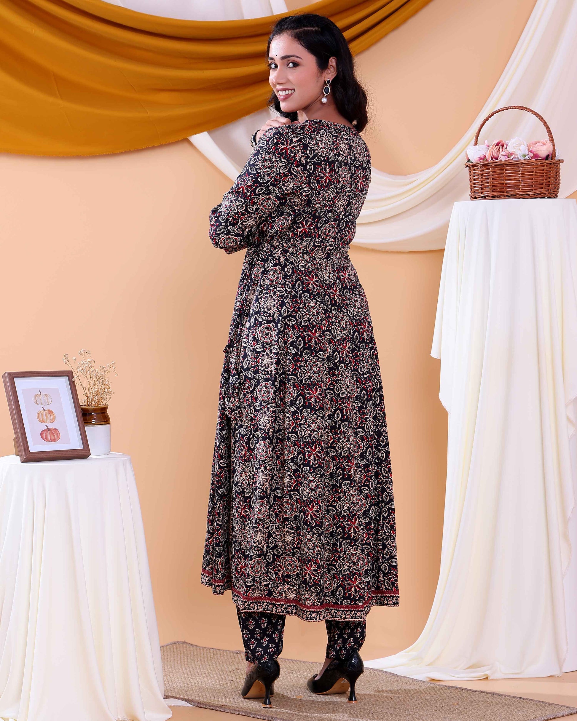 Elegant Women's Printed Readymade Salwar Set with Stylish Kurta and Matching Dupatta - Black
