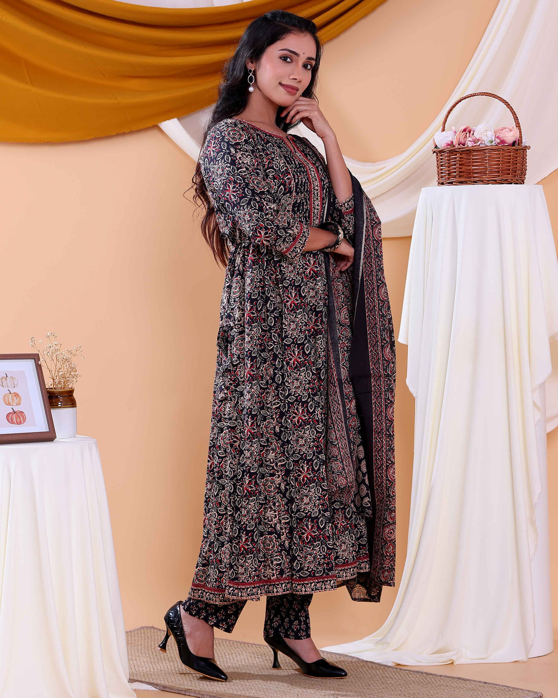 Elegant Women's Printed Readymade Salwar Set with Stylish Kurta and Matching Dupatta - Black
