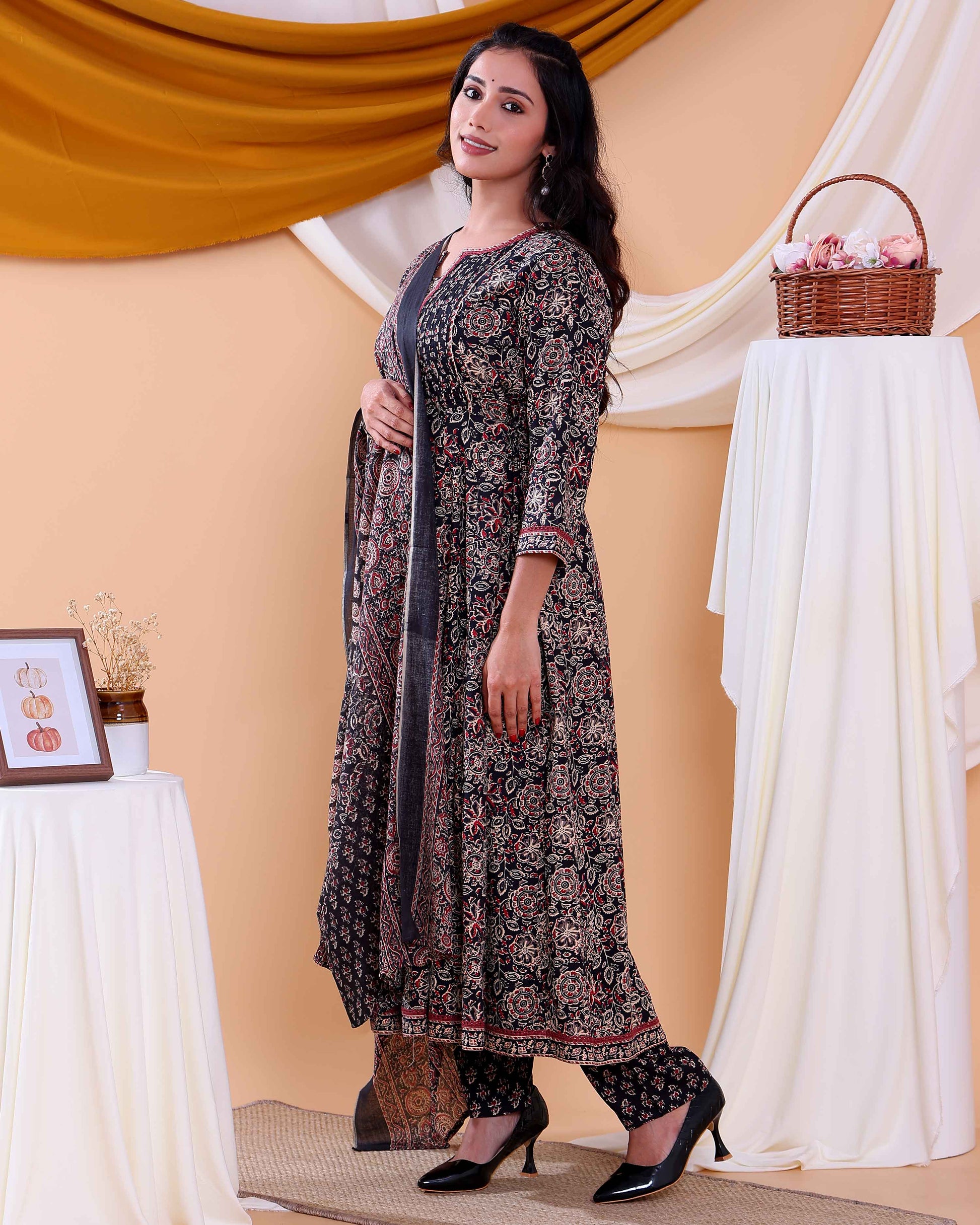 Elegant Women's Printed Readymade Salwar Set with Stylish Kurta and Matching Dupatta - Black