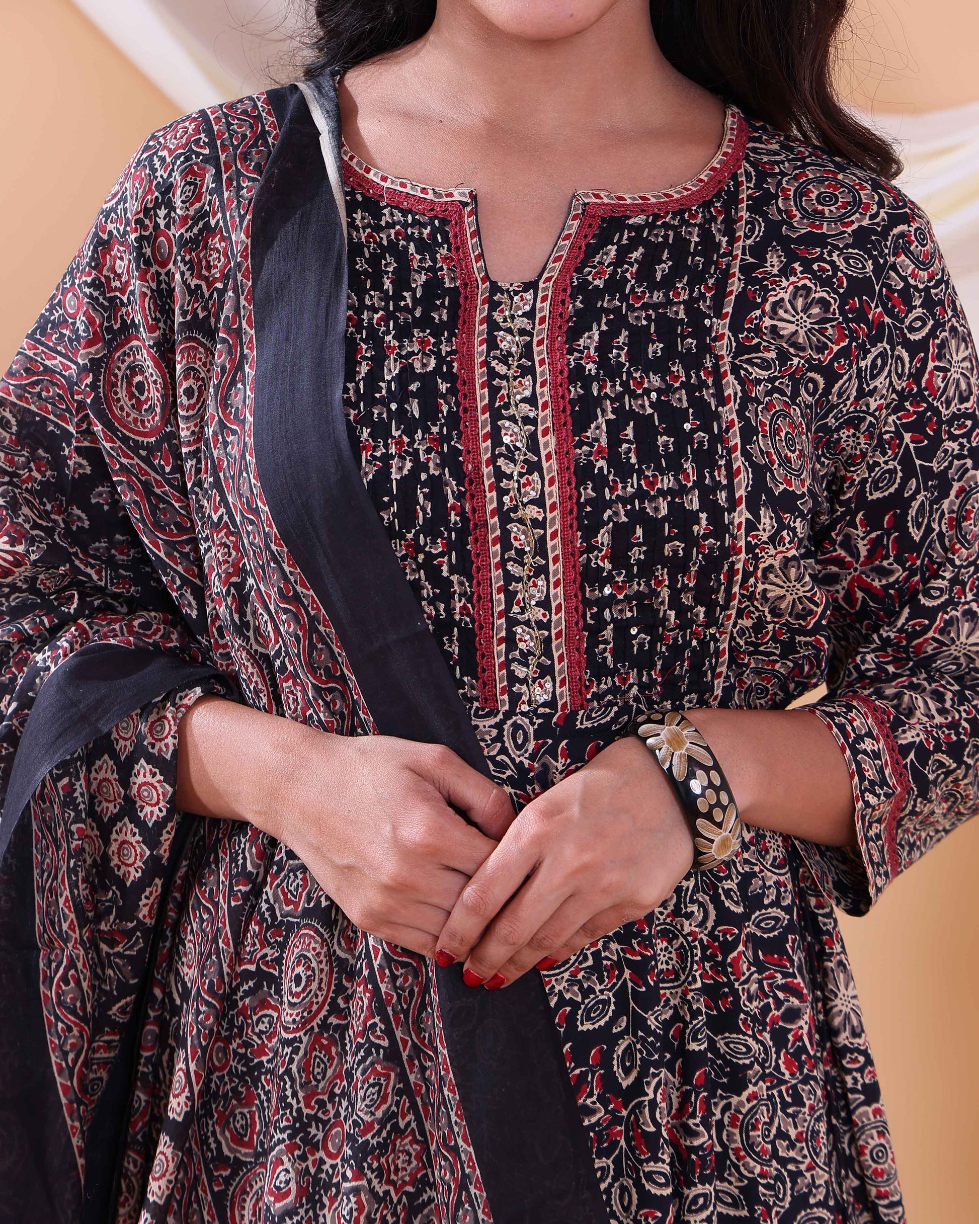 Elegant Women's Printed Readymade Salwar Set with Stylish Kurta and Matching Dupatta - Black-Close