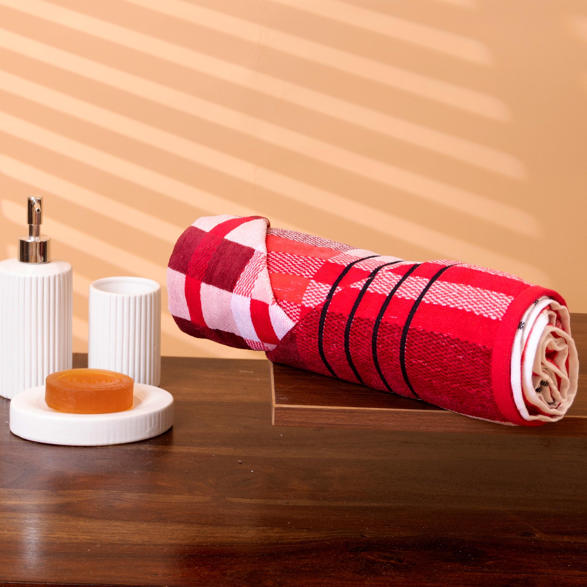 Elegant Woven Cotton Bath Towel with Striped and Checked Pattern - Red