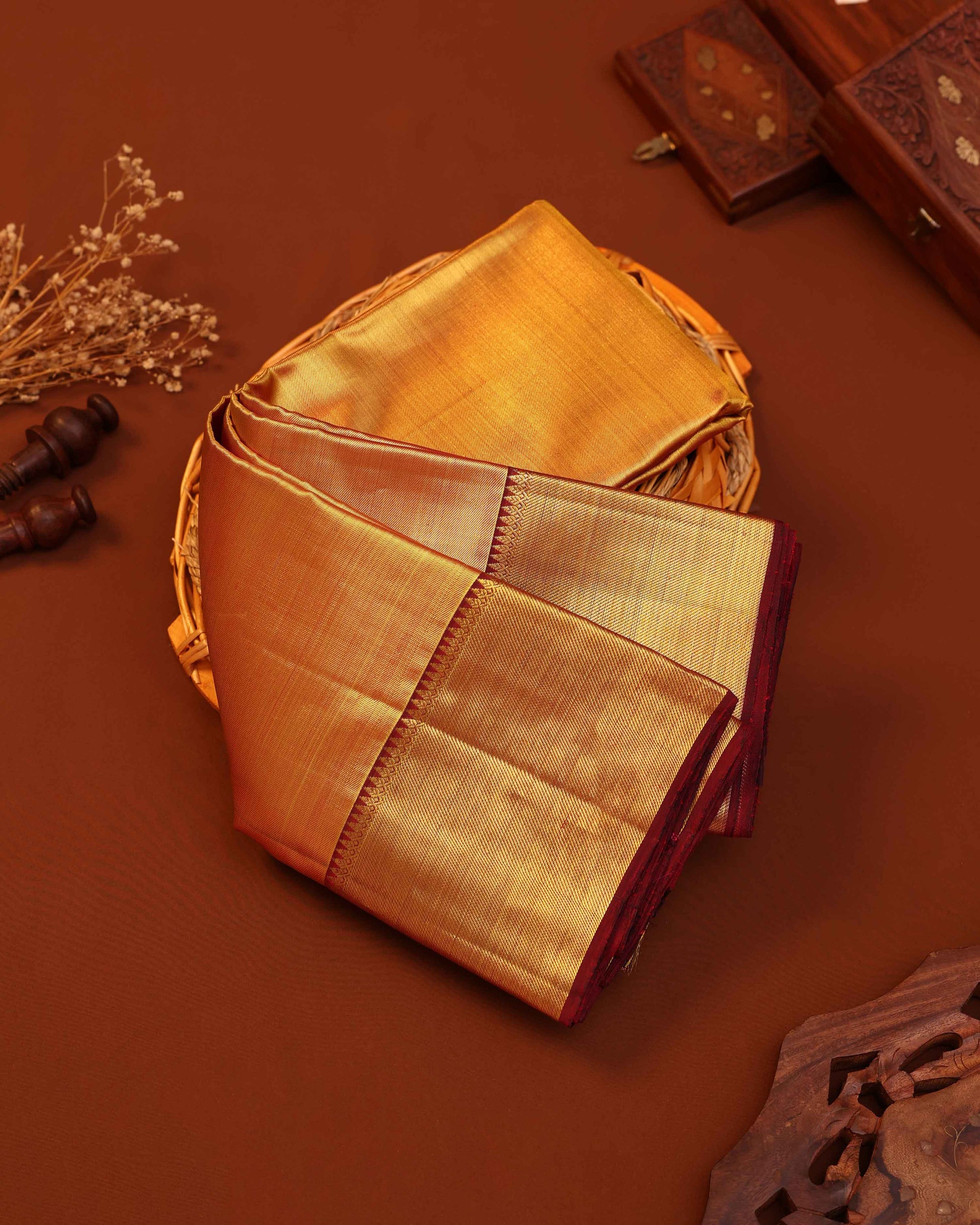 Exquisite Handwoven Kanchipuram Tissue Silk Saree with Traditional Zari Border - Gold