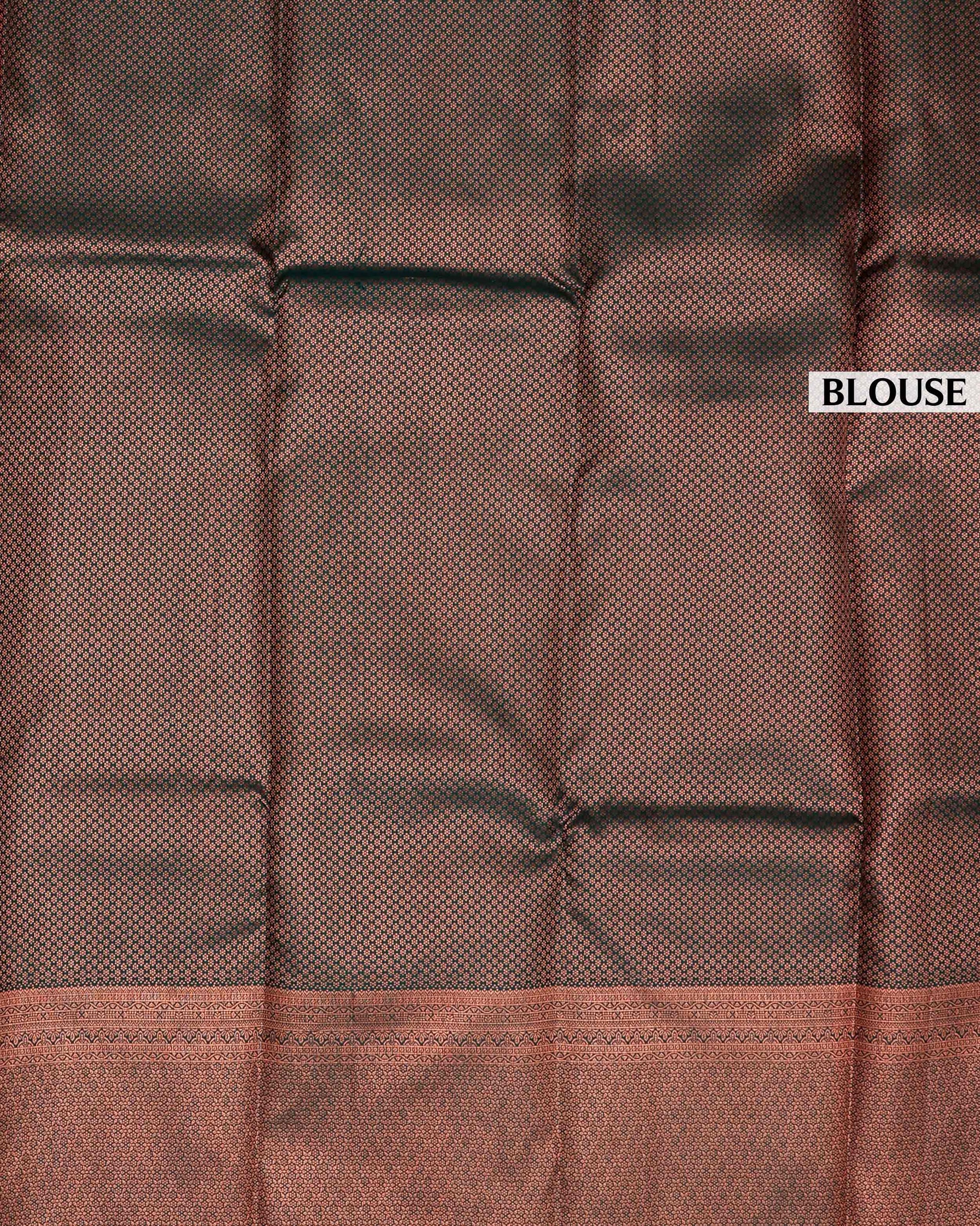 Exquisite Kanchipuram Pure Silk Saree with Rich Zari Weaving and Contrast Border - Blouse