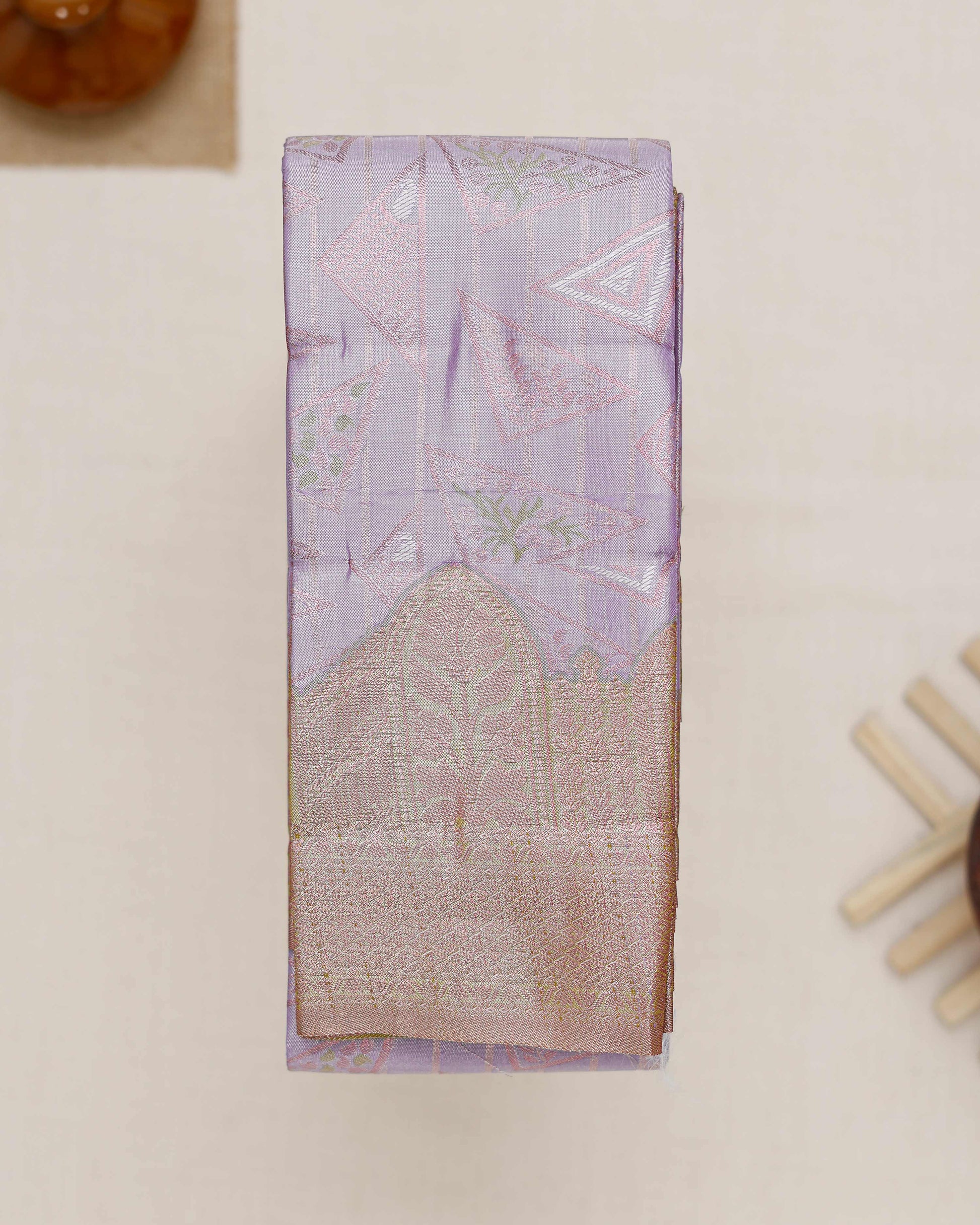 Exquisite Kanchipuram Tissue Saree with Intricate Zari Weave & Traditional Border - Lavender
