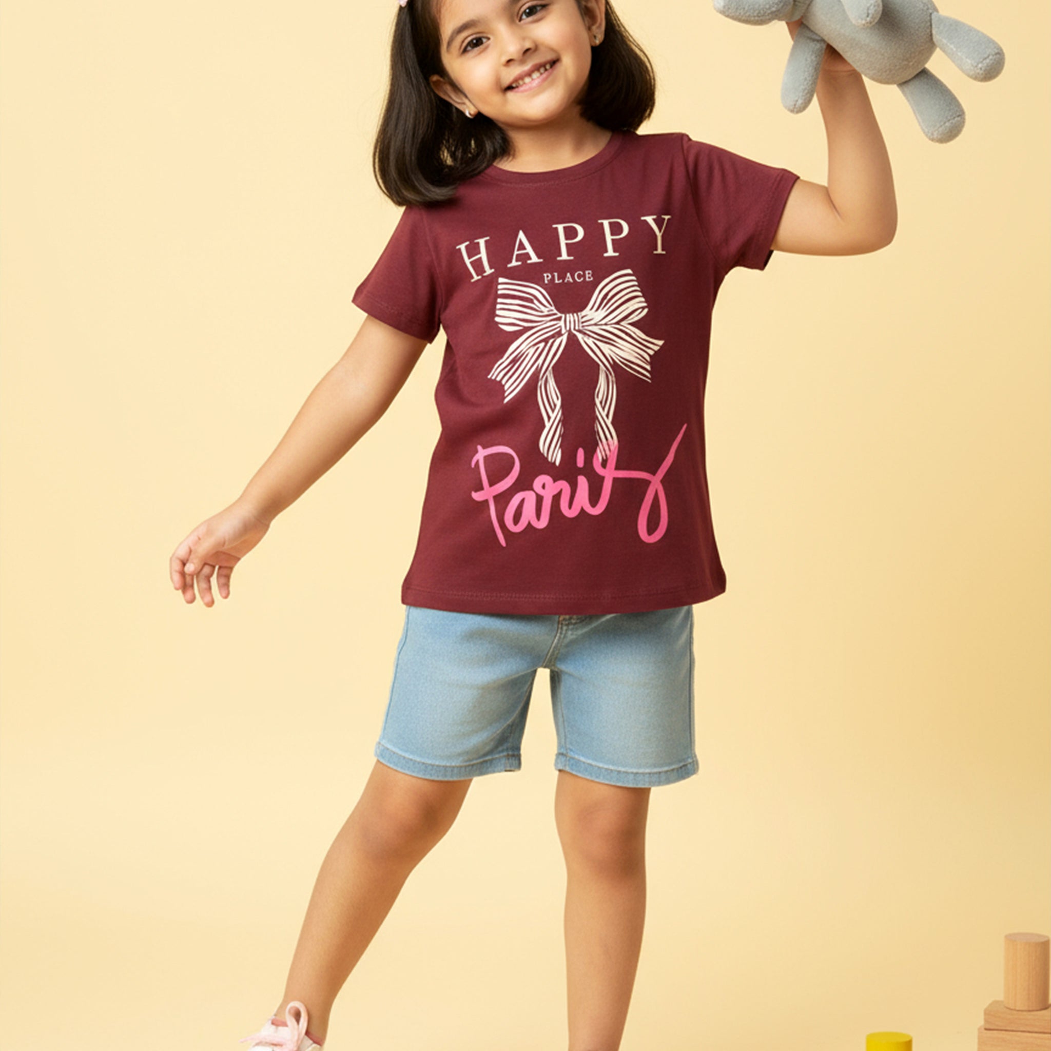 Girls' Graphic Print Round Neck T-Shirt -Maroon