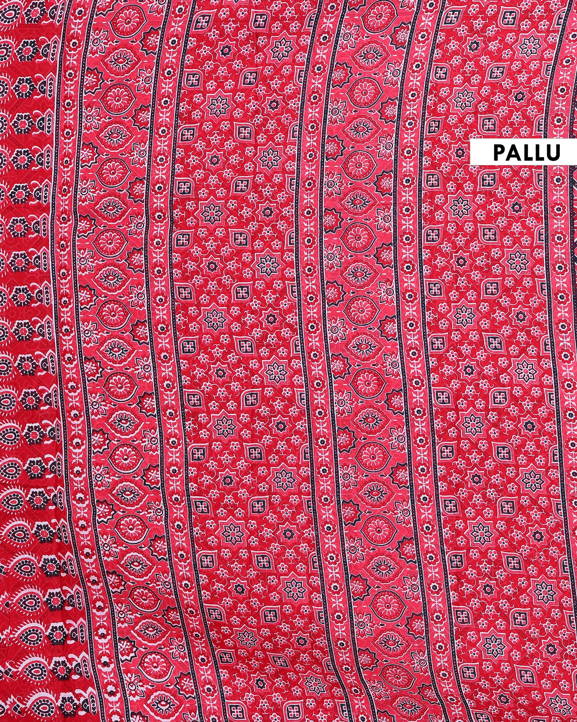 Handcrafted_Mul_Mul_Cotton_Saree_with_Traditional_Ajrakh-Inspired_Motifs_-_Red-PALLU