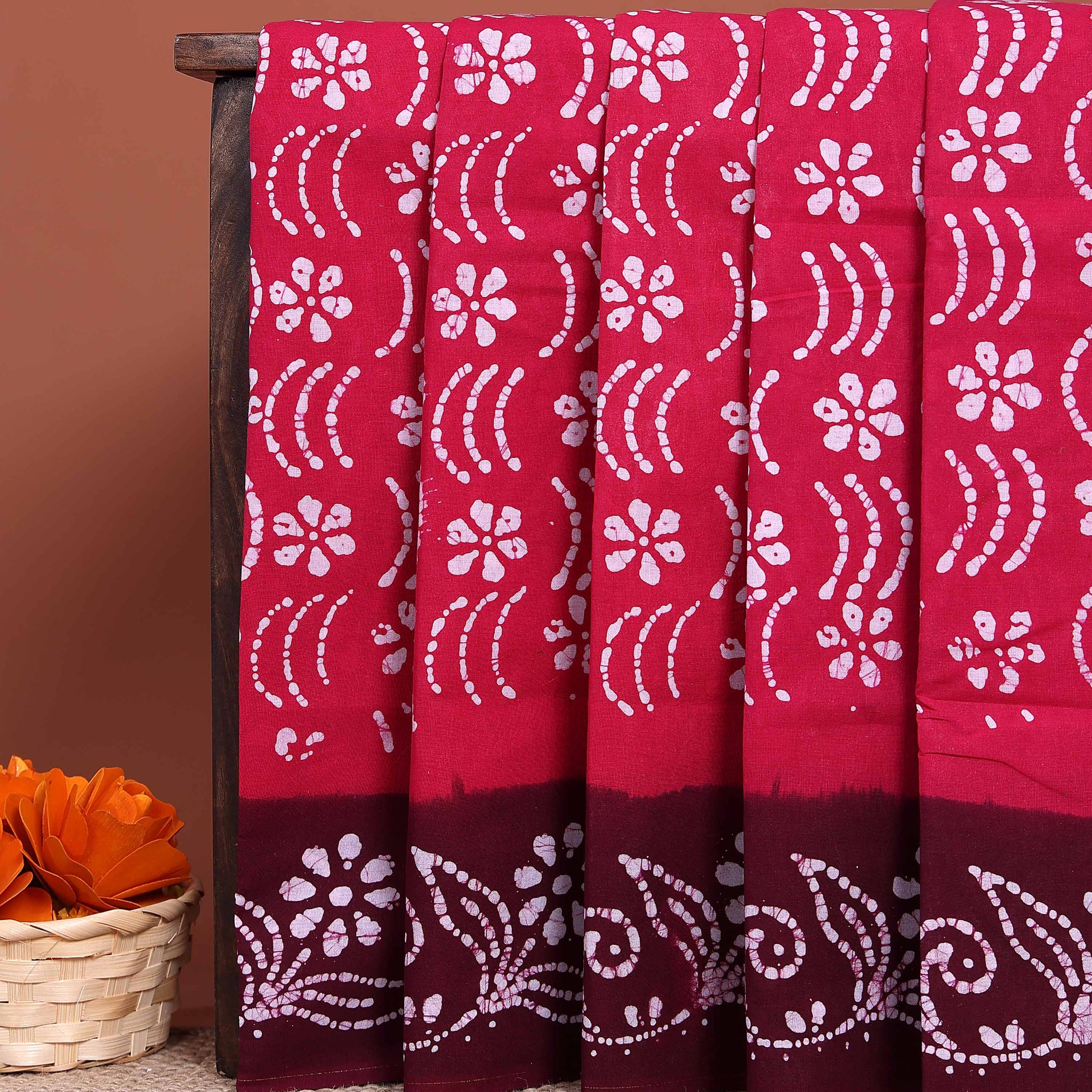 Handcrafted Sungudi Cotton Saree with Intricate Wax Batik Design and Contrast Border - Dark Pink
