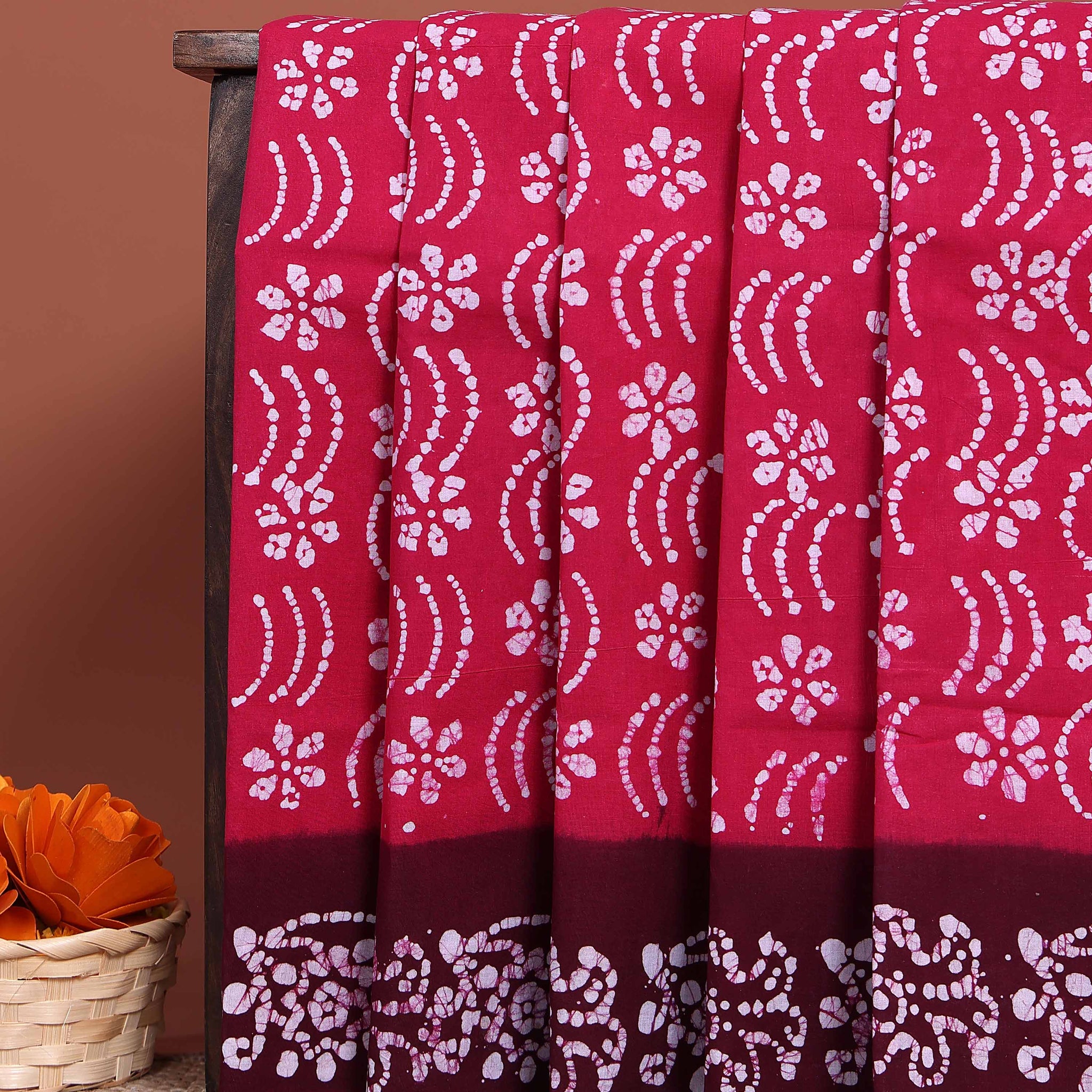 Handcrafted Sungudi Cotton Saree with Intricate Wax Batik Design and Contrast Border - Red