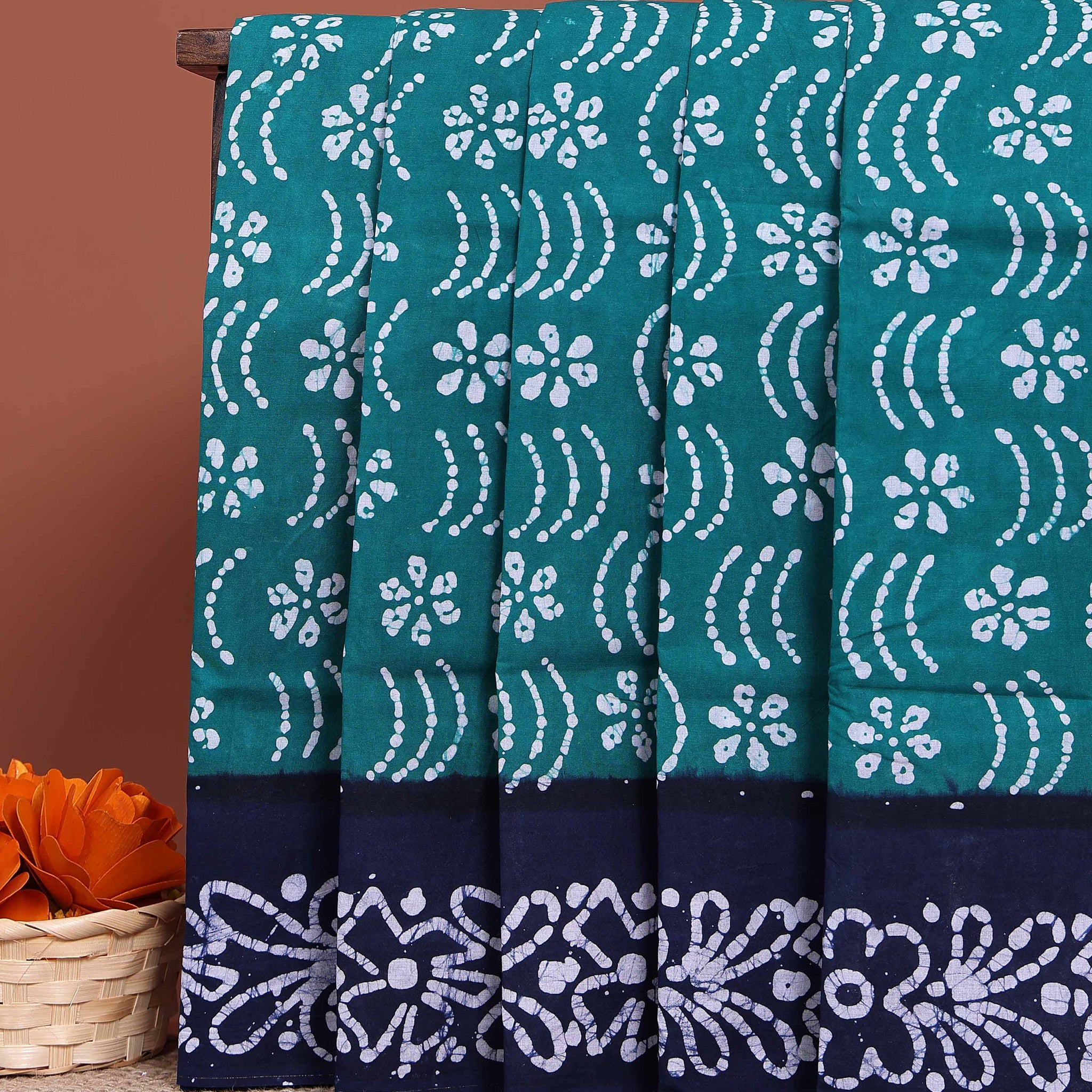 Handcrafted Sungudi Cotton Saree with Intricate Wax Batik Design and Contrast Border - Teal