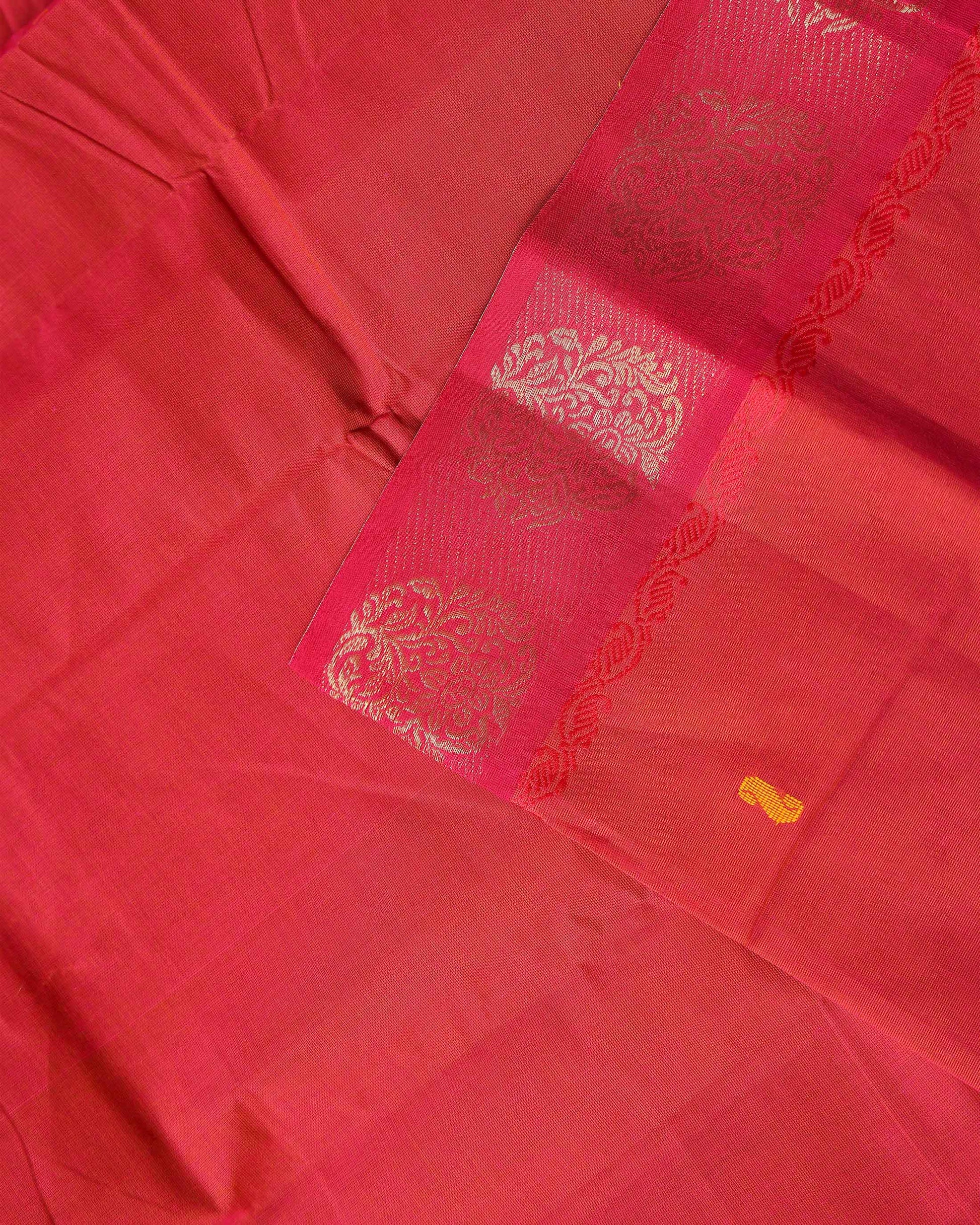Handloom Chettinad Saree with Contrast Border and Paisley Designs - Red