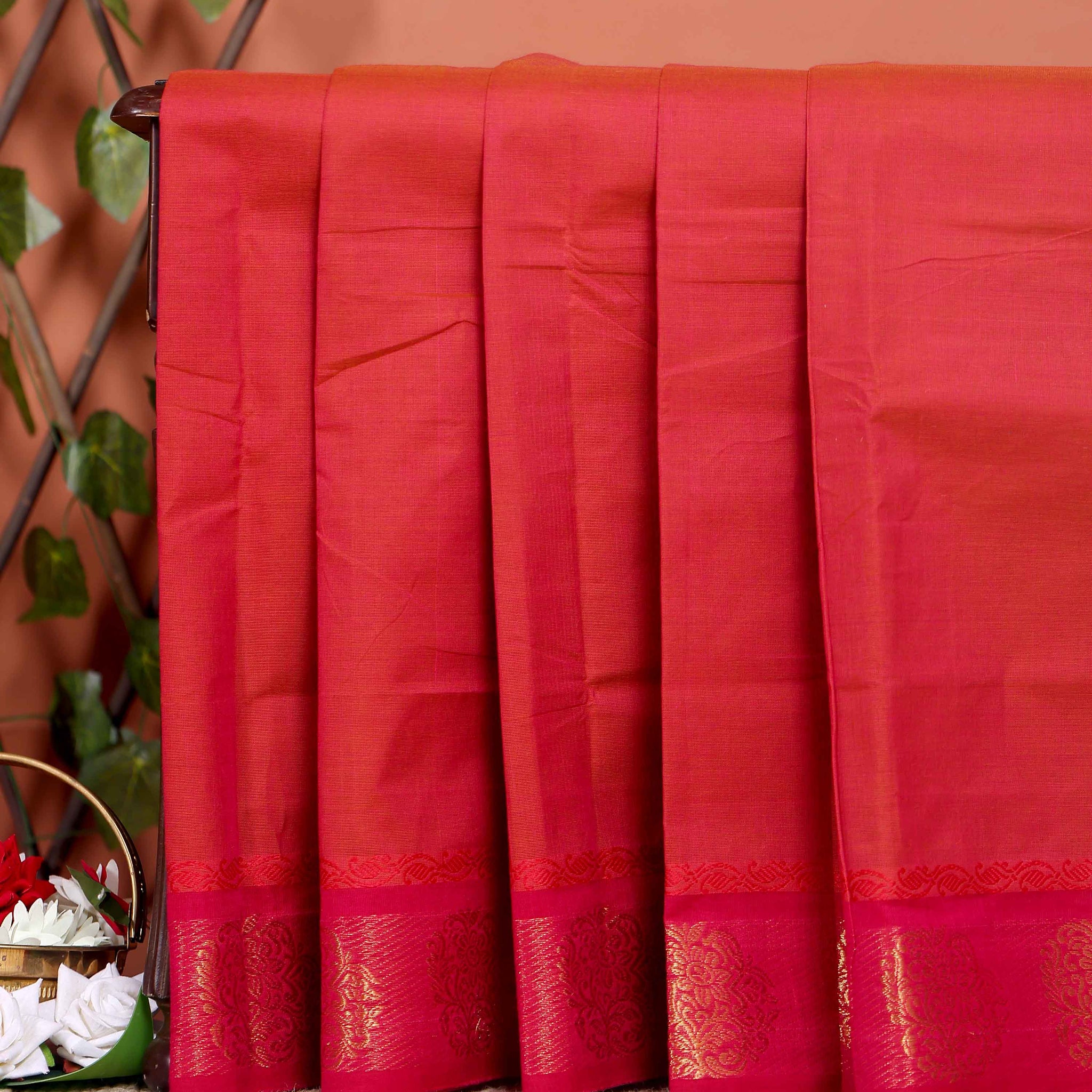 Handloom Chettinad Saree with Contrast Border and Paisley Designs - Red