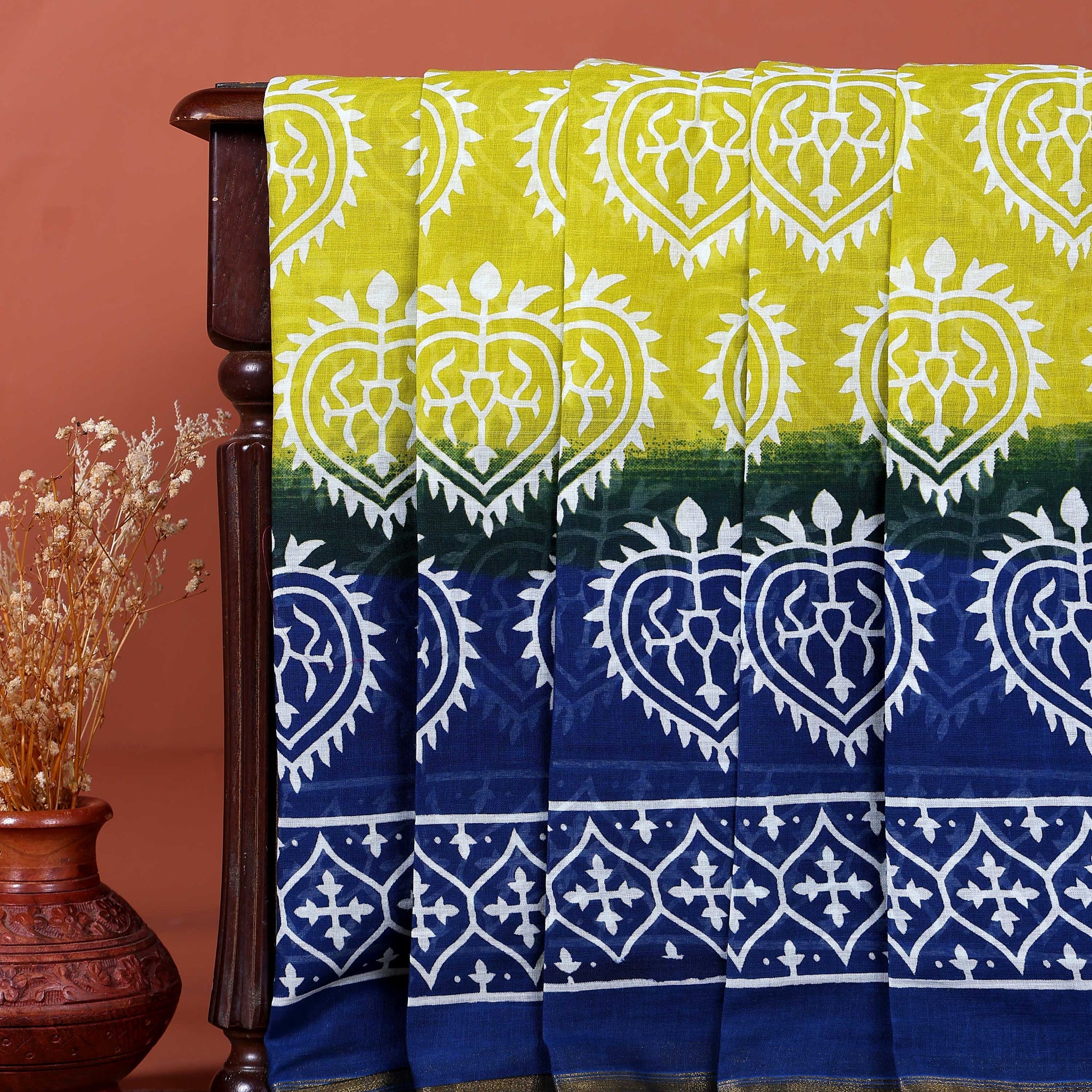 Handloom Mul Mul Cotton Saree with Traditional Batik Heart and Border Print - Green