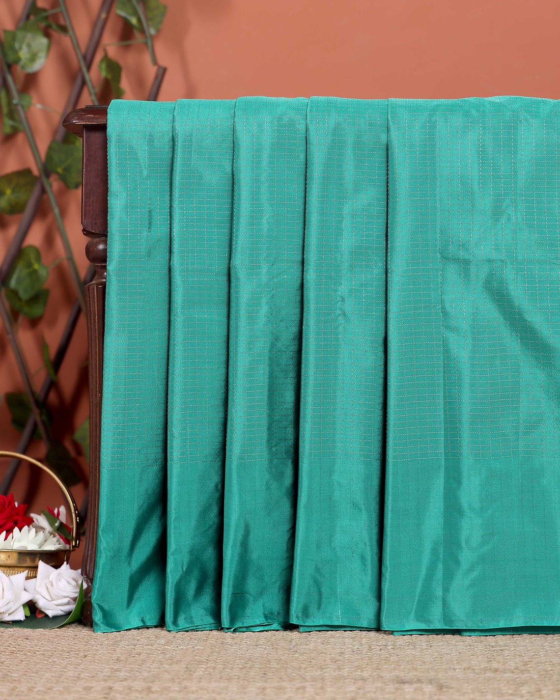 Handloom Soft Silk Saree with Woven Checkered Pattern - Green