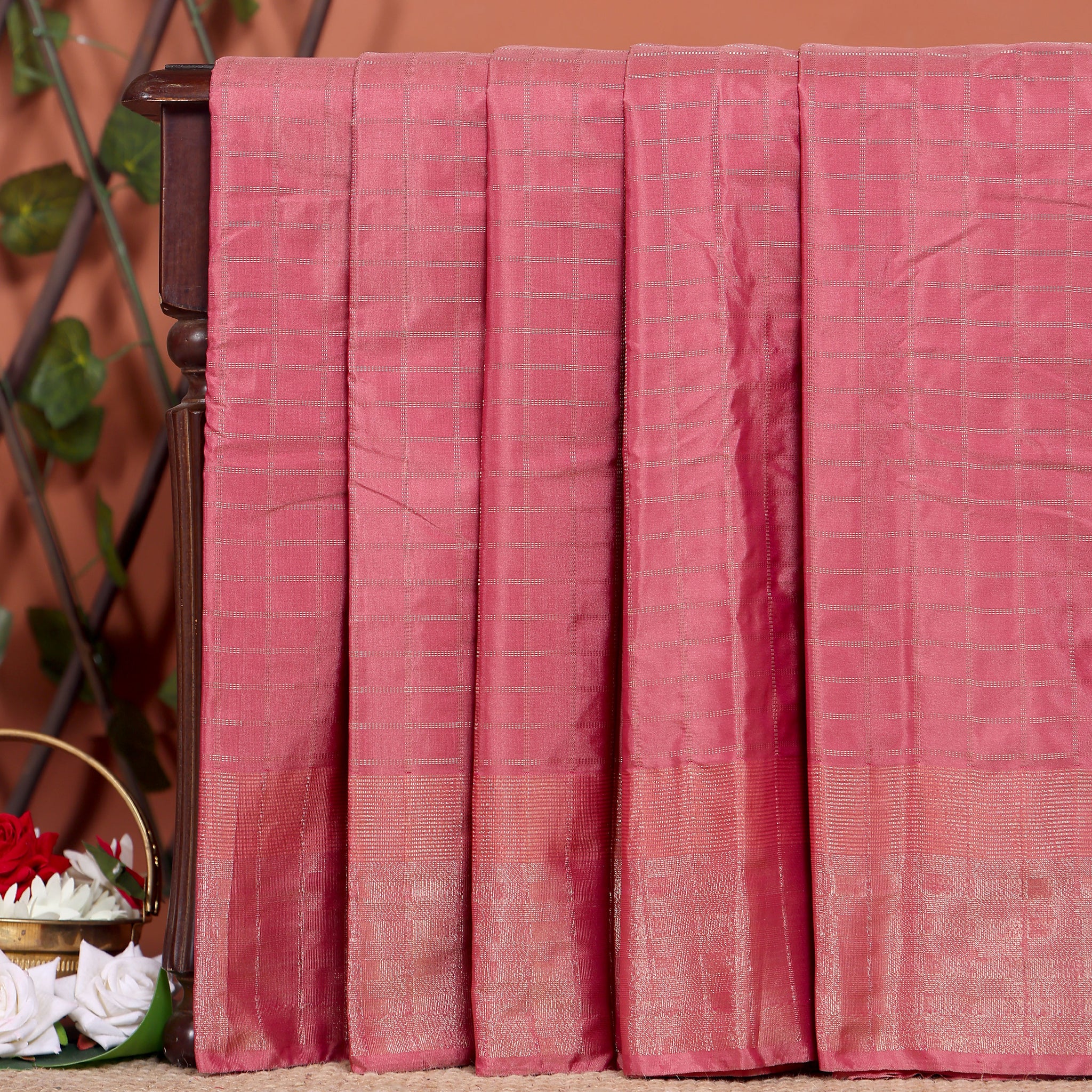 
Handloom Soft Silk Saree with Woven Checkered Pattern and Zari Border - Pink
