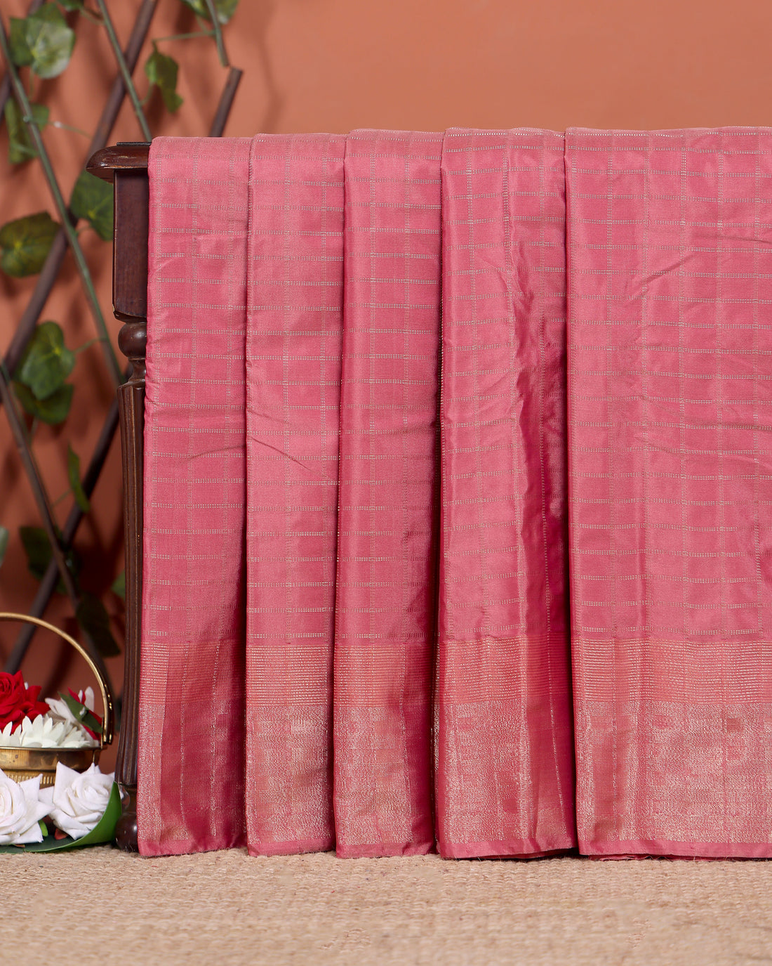 
Handloom Soft Silk Saree with Woven Checkered Pattern and Zari Border - Pink
