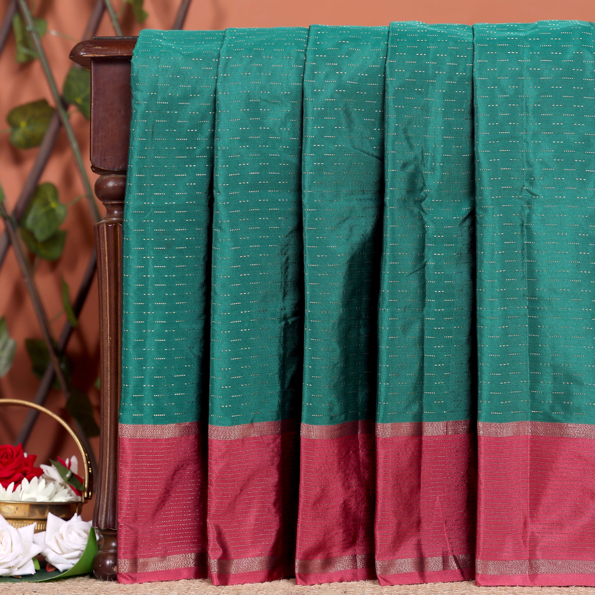 Handloom Soft Silk Saree with Zari Buttas and Contrast Border - Green