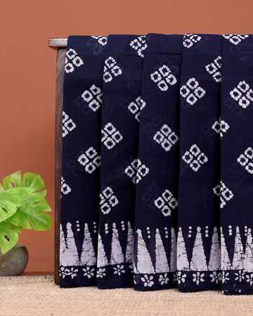 Handloom Sungudi Cotton Saree with Geometric Ikkat Pattern - Navy Blue