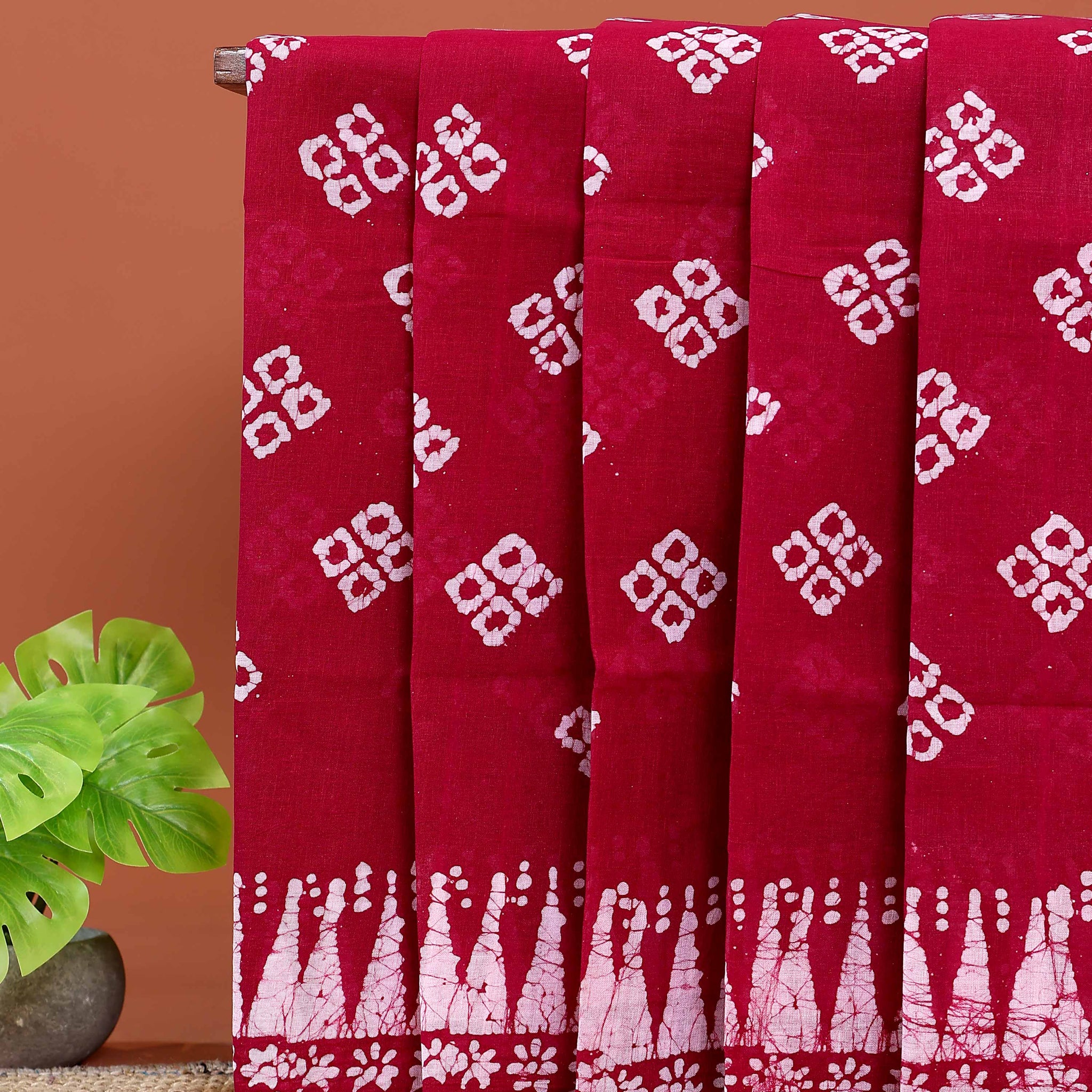 Handloom Sungudi Cotton Saree with Geometric Ikkat Pattern - Red